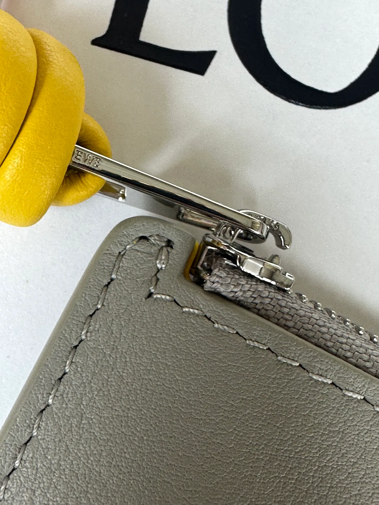 Клатчи Женские Loewe 11675816