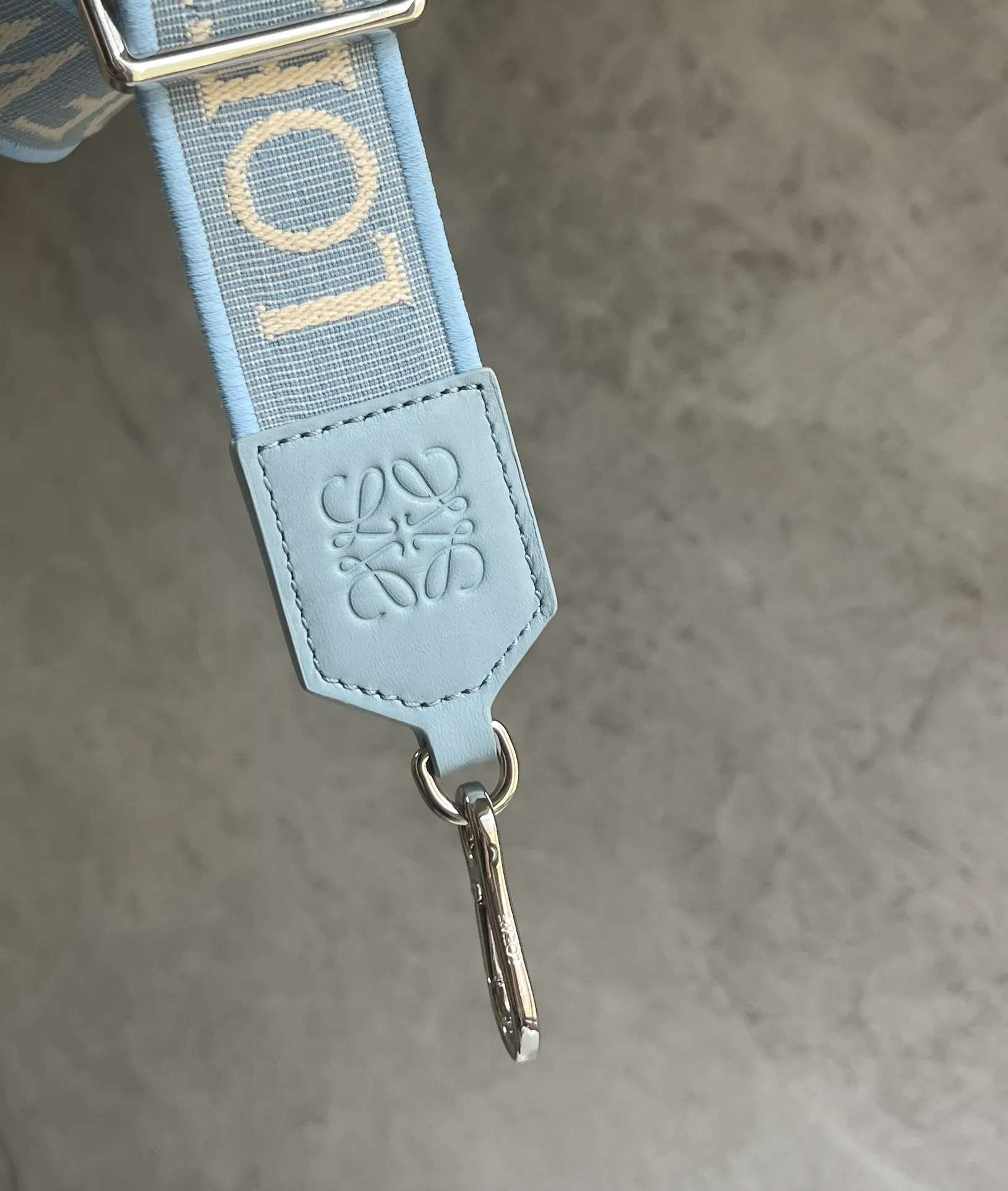 Сумки На Ремне Женские Loewe 10986876