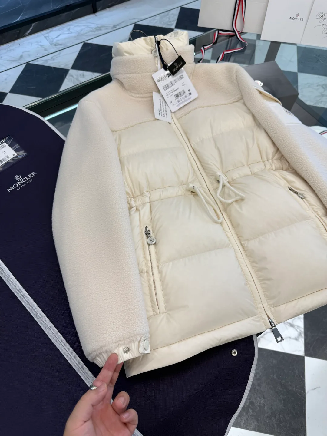 Куртки И Пуховики Женские Moncler 19554353