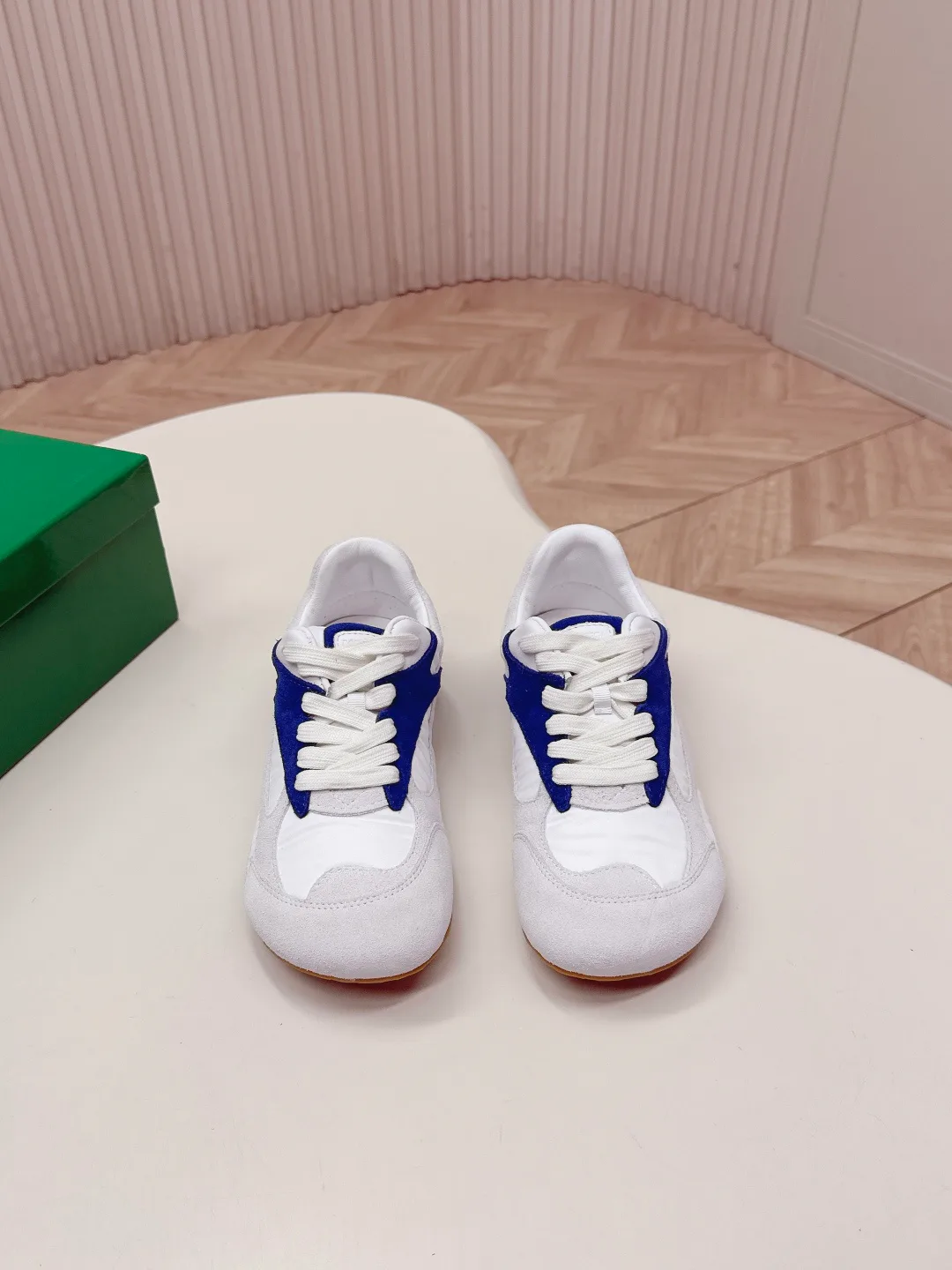 Кроссовки Женские Bottega Veneta 11678185