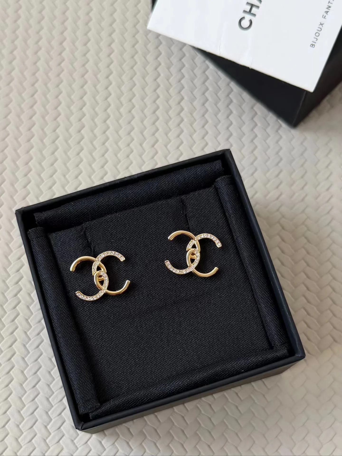 Бижутерия Chanel 18123160