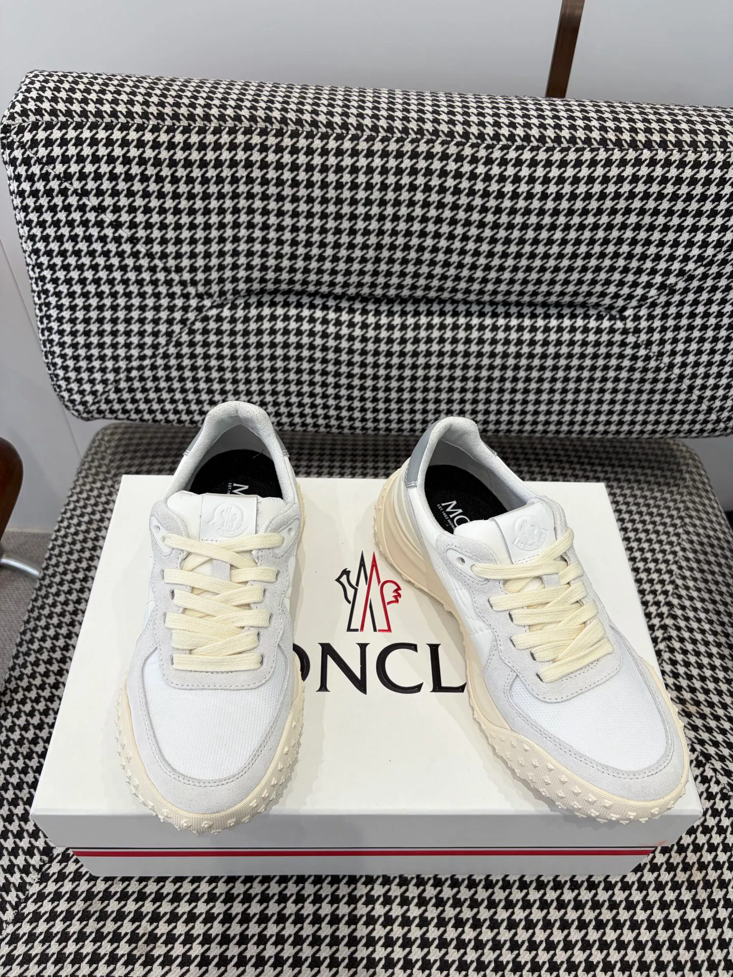 Кроссовки Женские Moncler 19081257