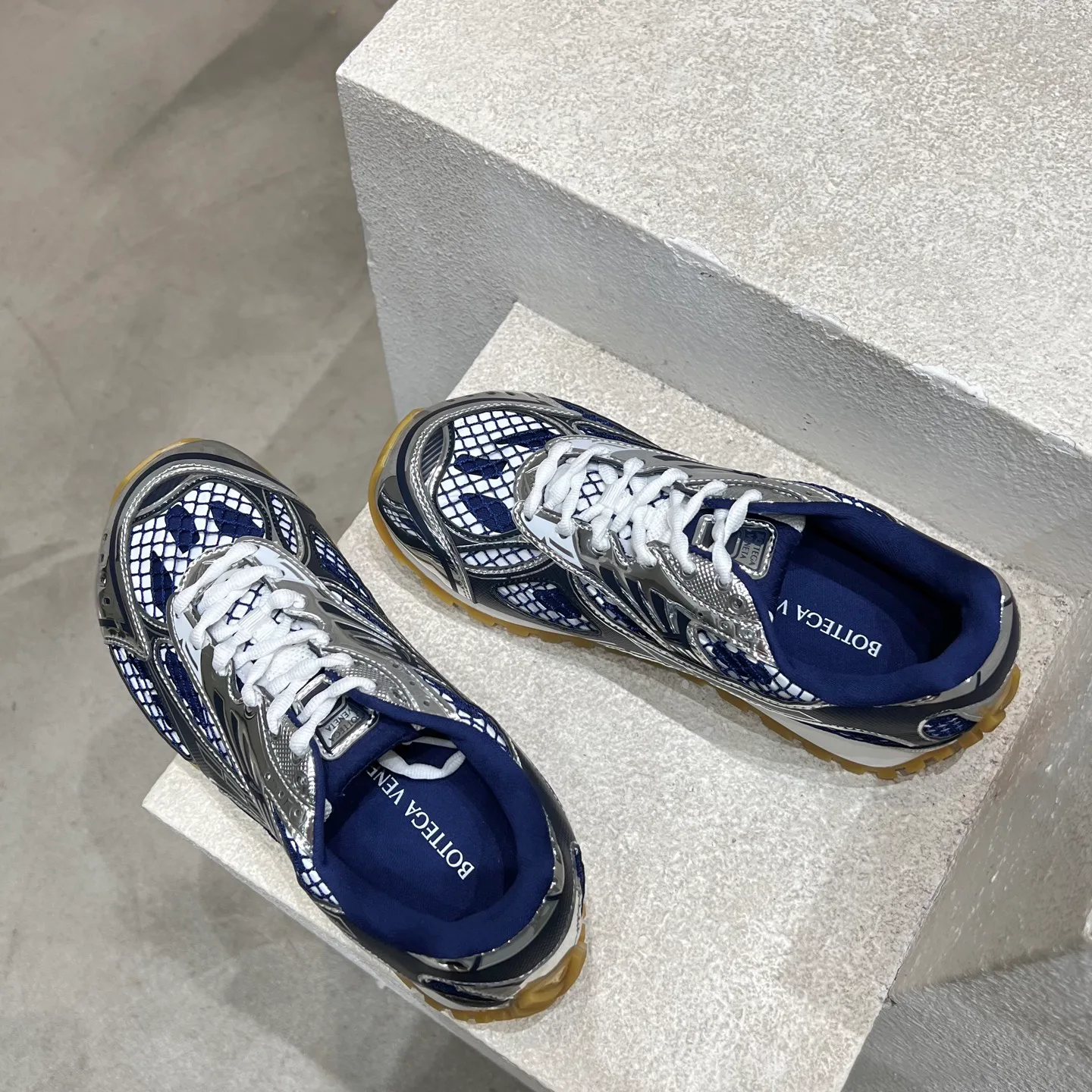 Кроссовки Женские Bottega Veneta 11565926