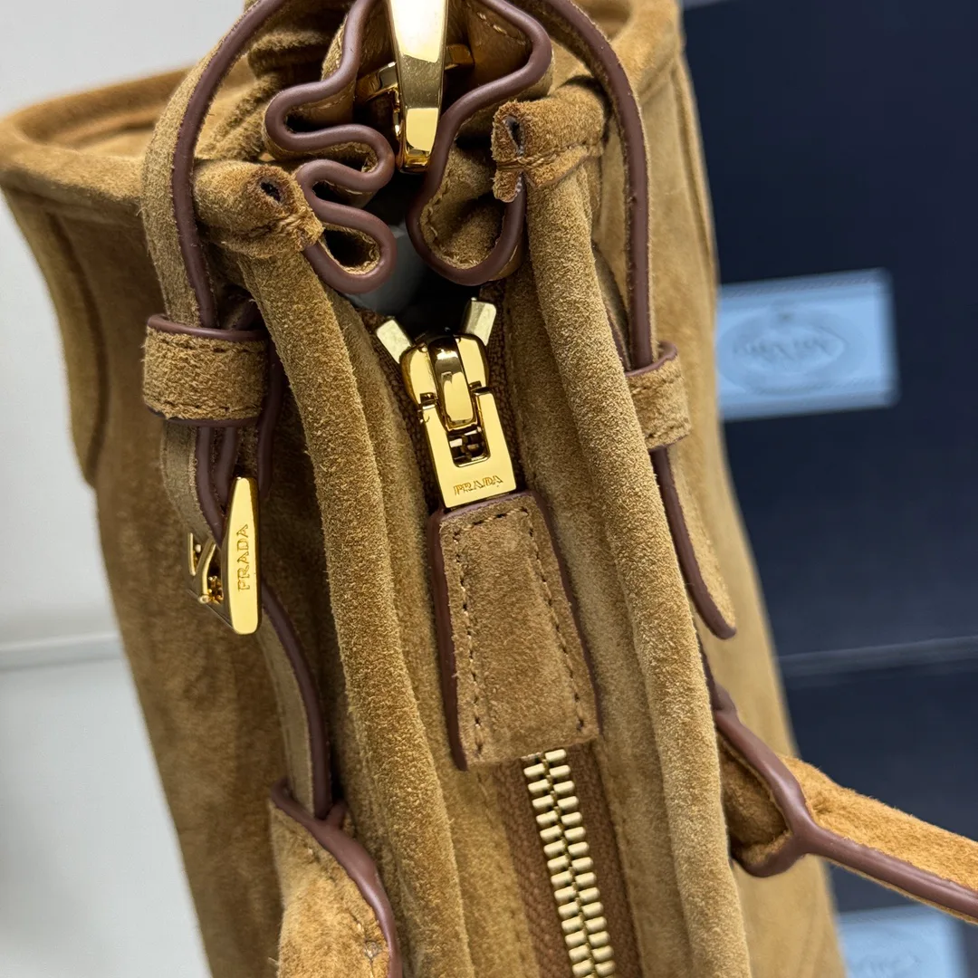 Классические Сумки Женские Prada 10446829