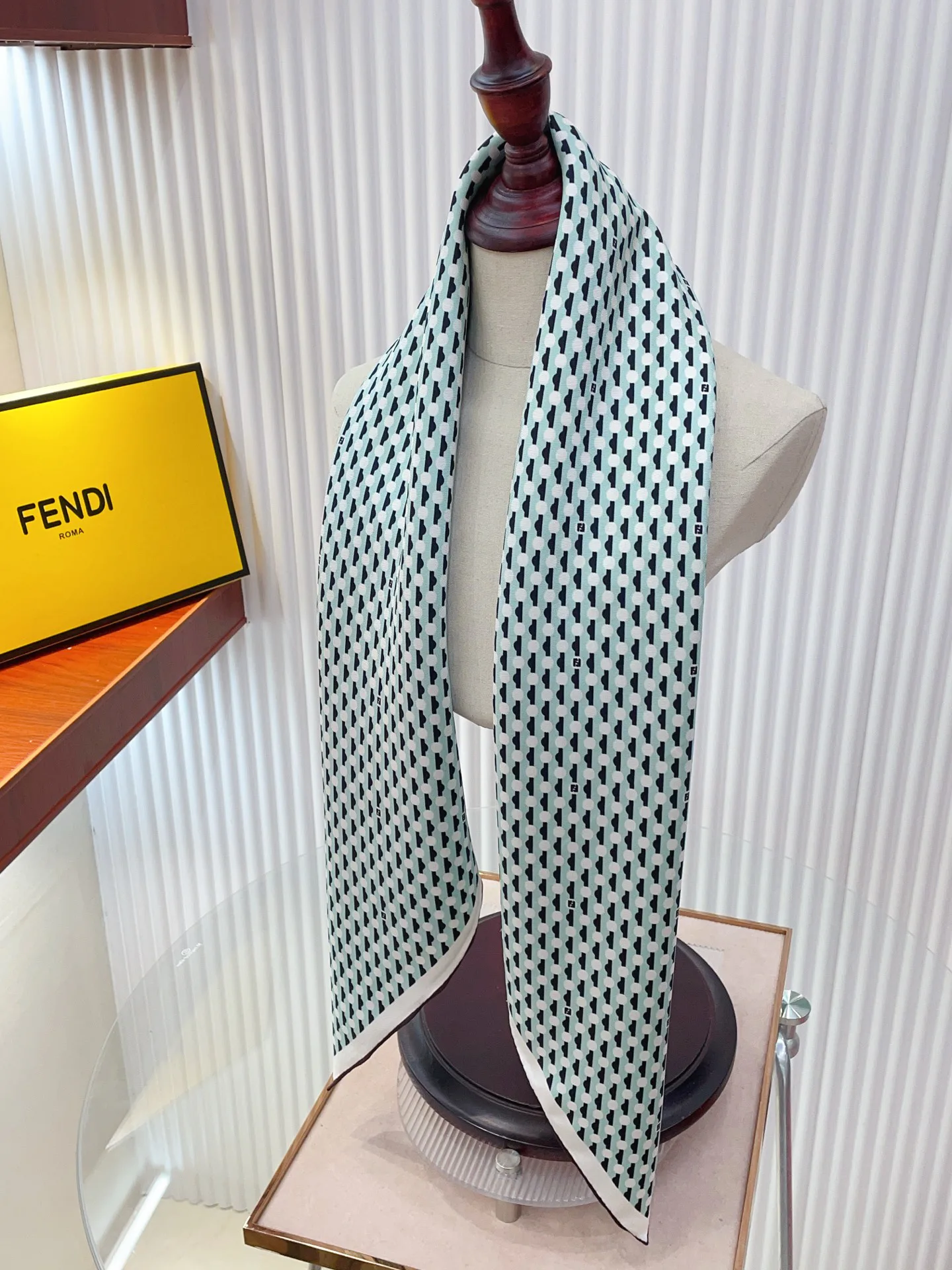 Платки Fendi 11362402