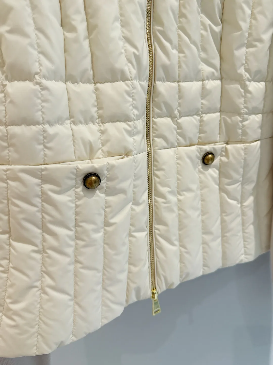 Куртки И Пуховики Женские Moncler 18184927