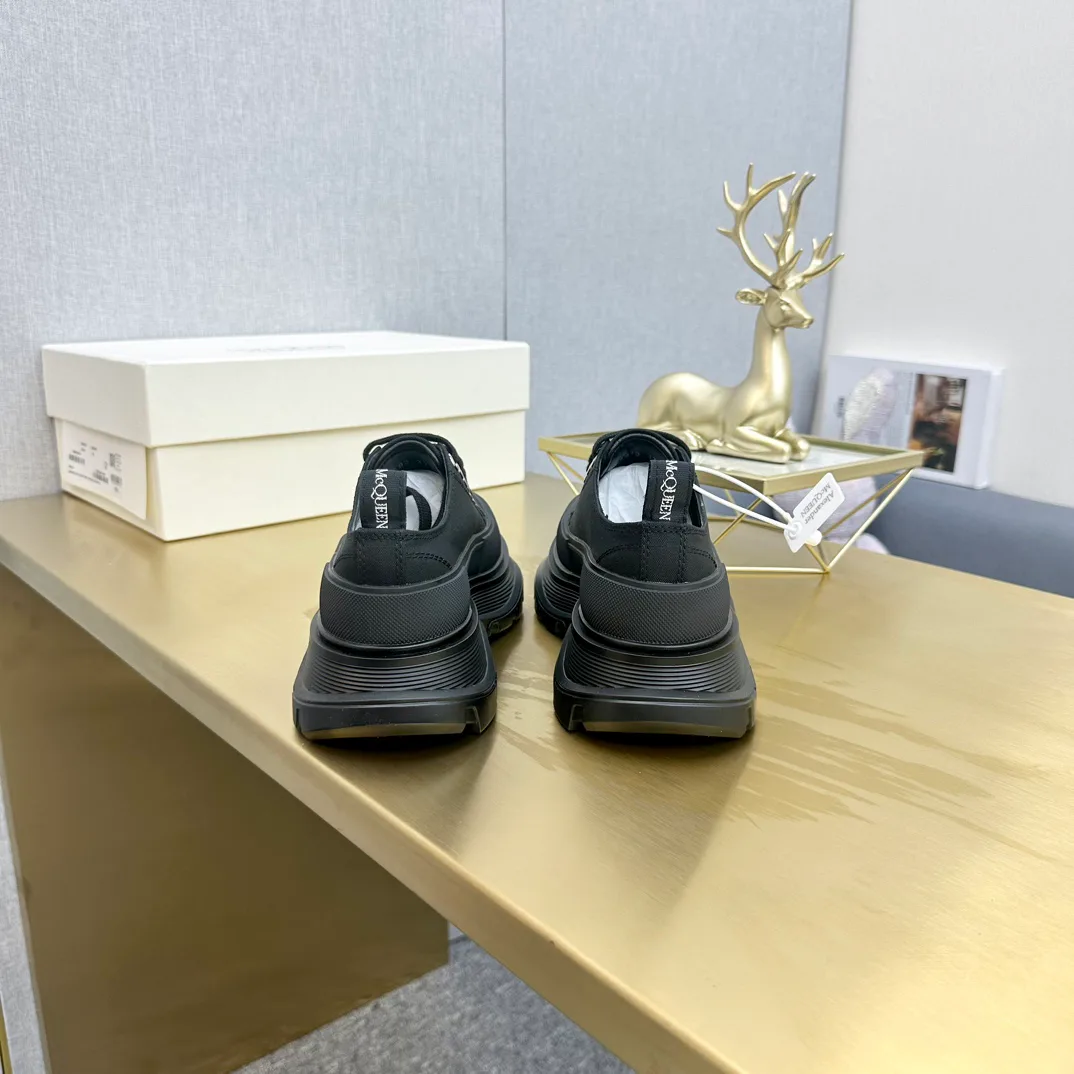Кроссовки Женские Alexander Mcqueen 18397469