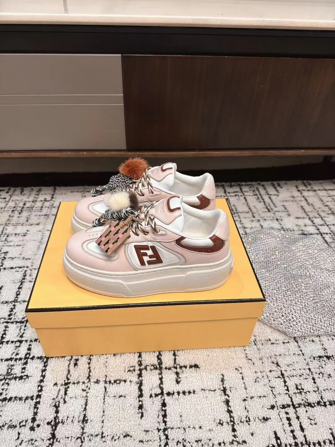 Кроссовки Женские Fendi 127126