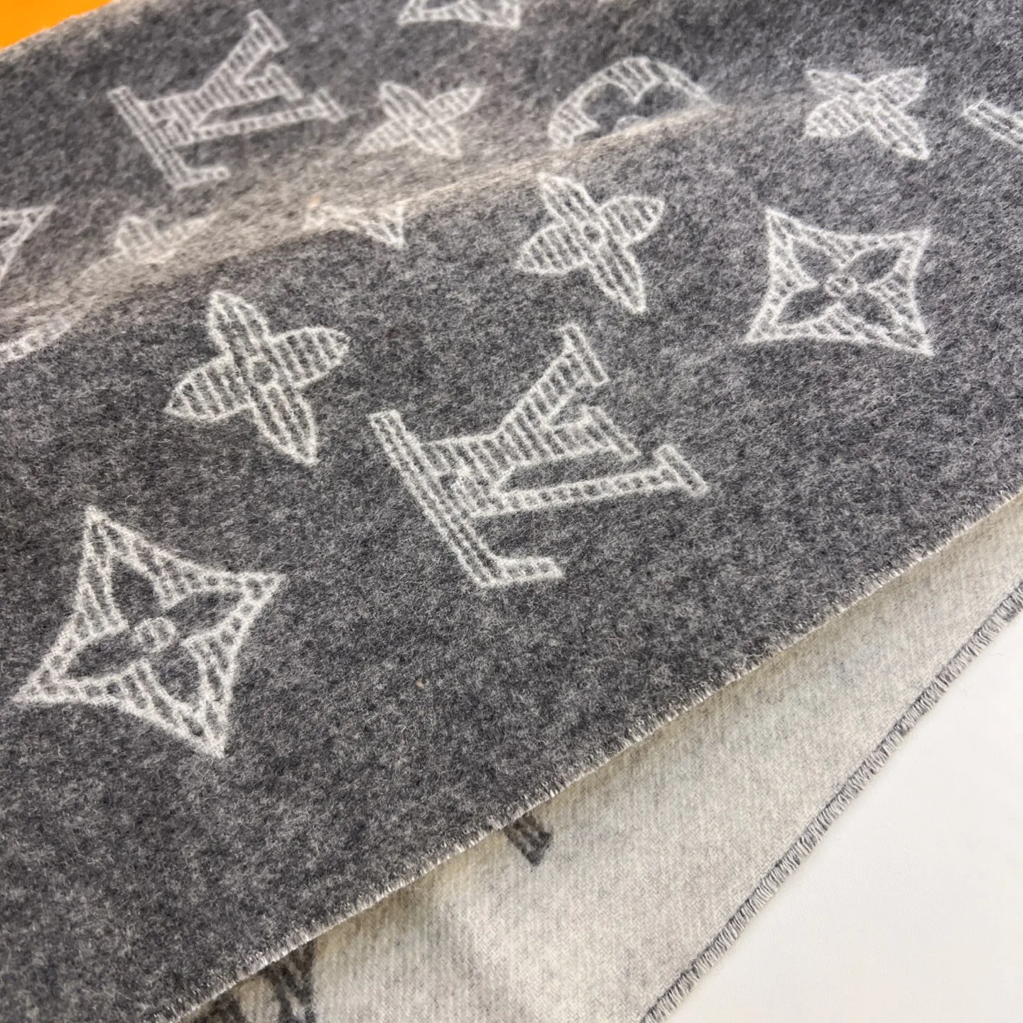 Шарфы Louis Vuitton 1288328