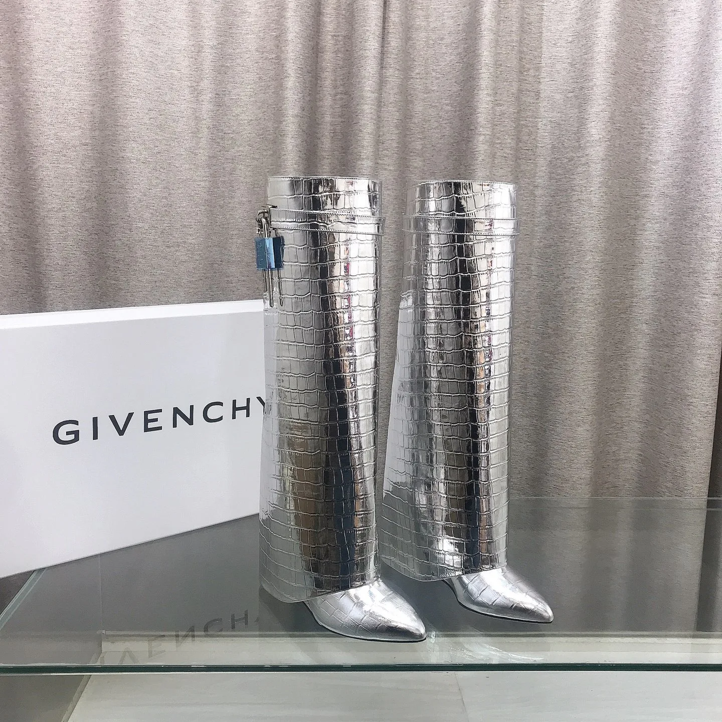 Сапоги Женские Givenchy 18289995