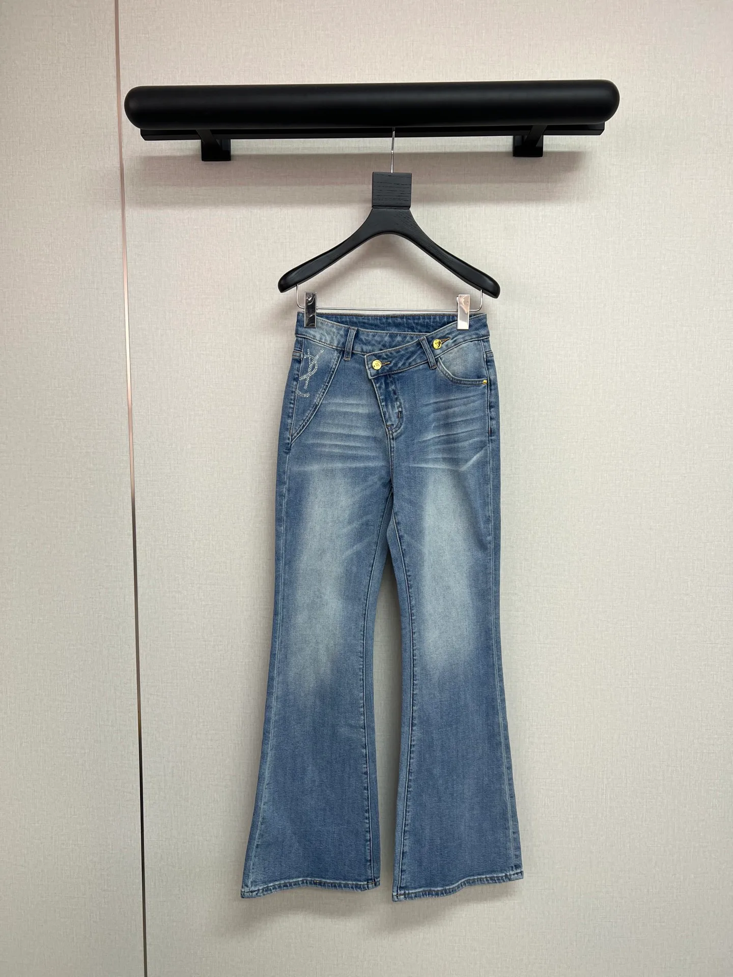 Джинсы Женские Saint Laurent 13233653