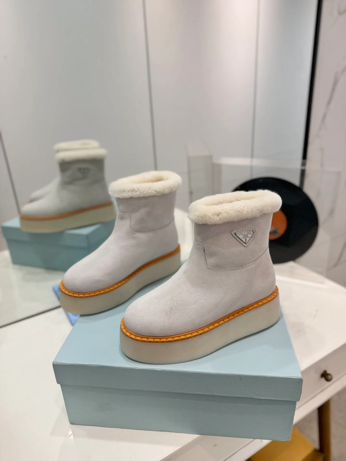 Угги Женские Prada 19047329
