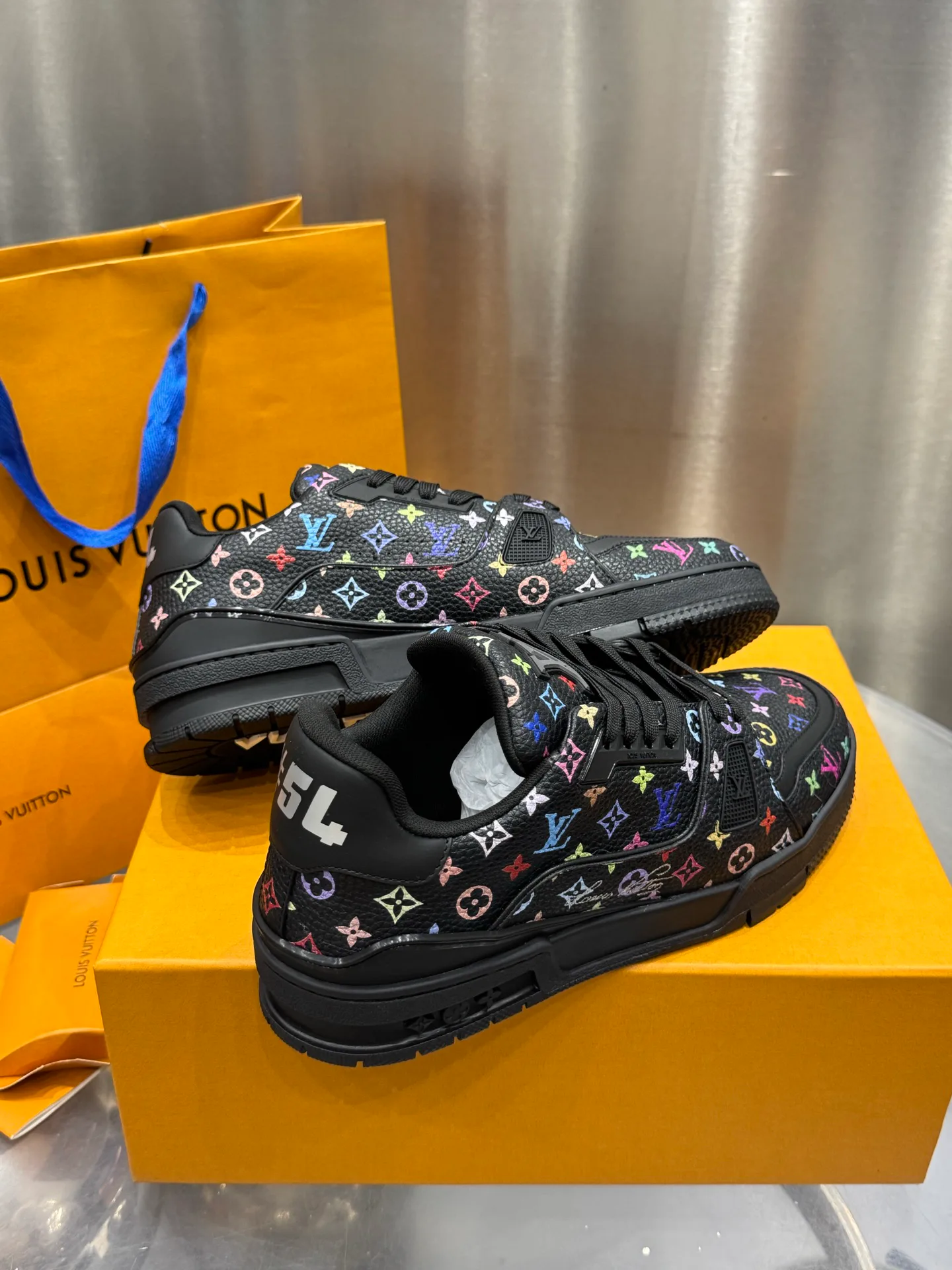 Кроссовки Мужские Louis Vuitton 19073346