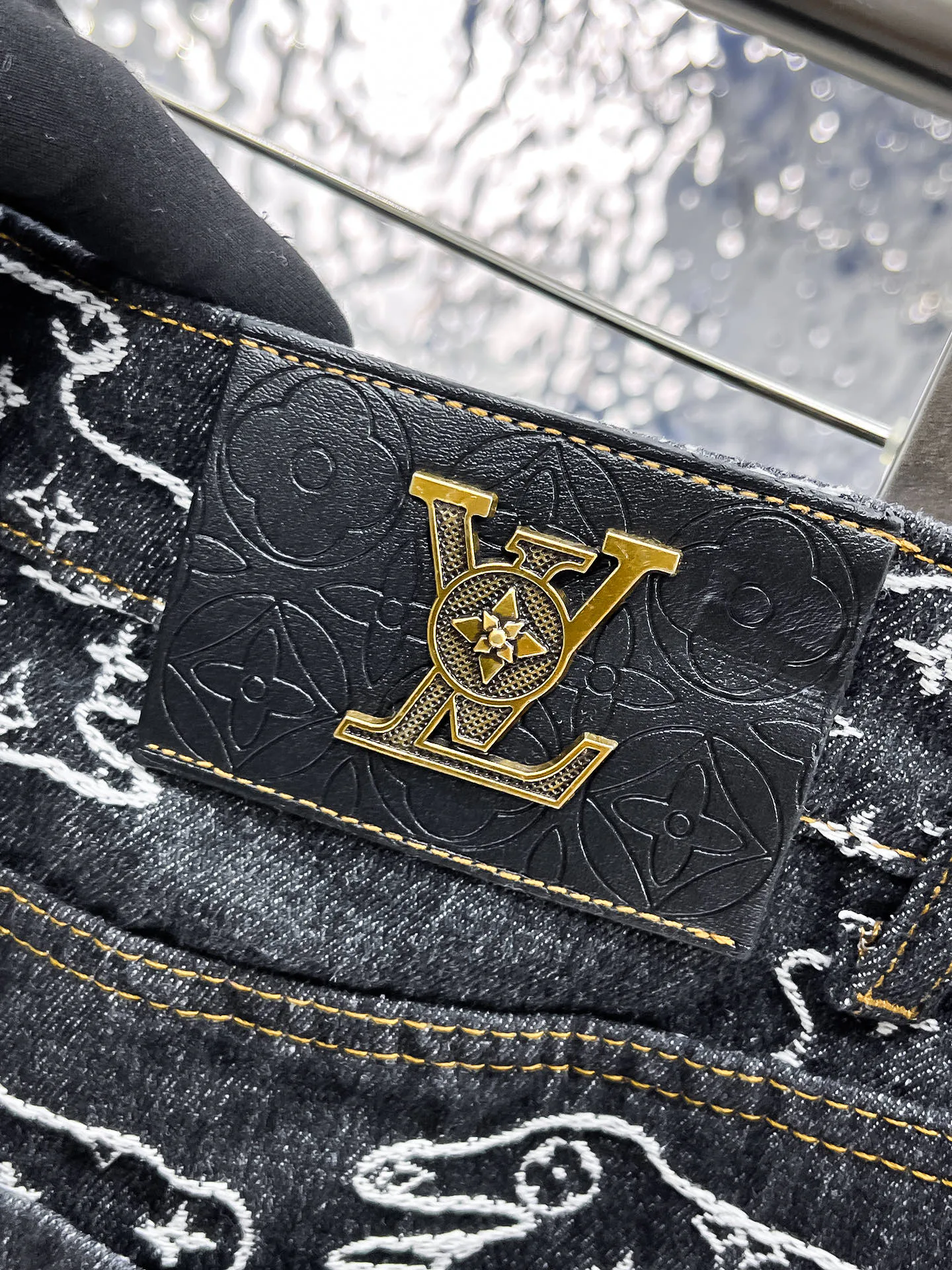 Джинсы Мужские Louis Vuitton 18499665