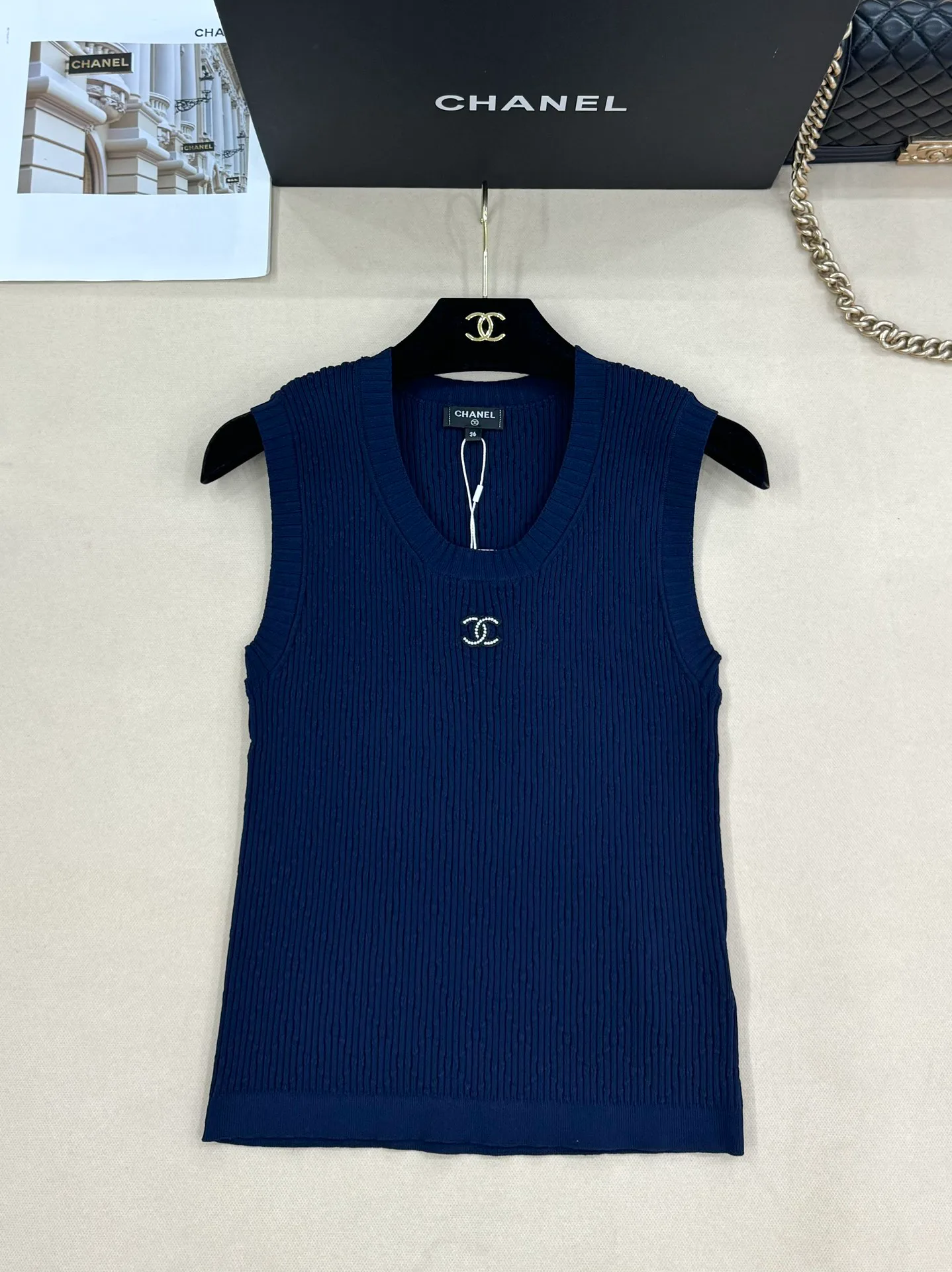 Жилеты Женские Chanel 11690376
