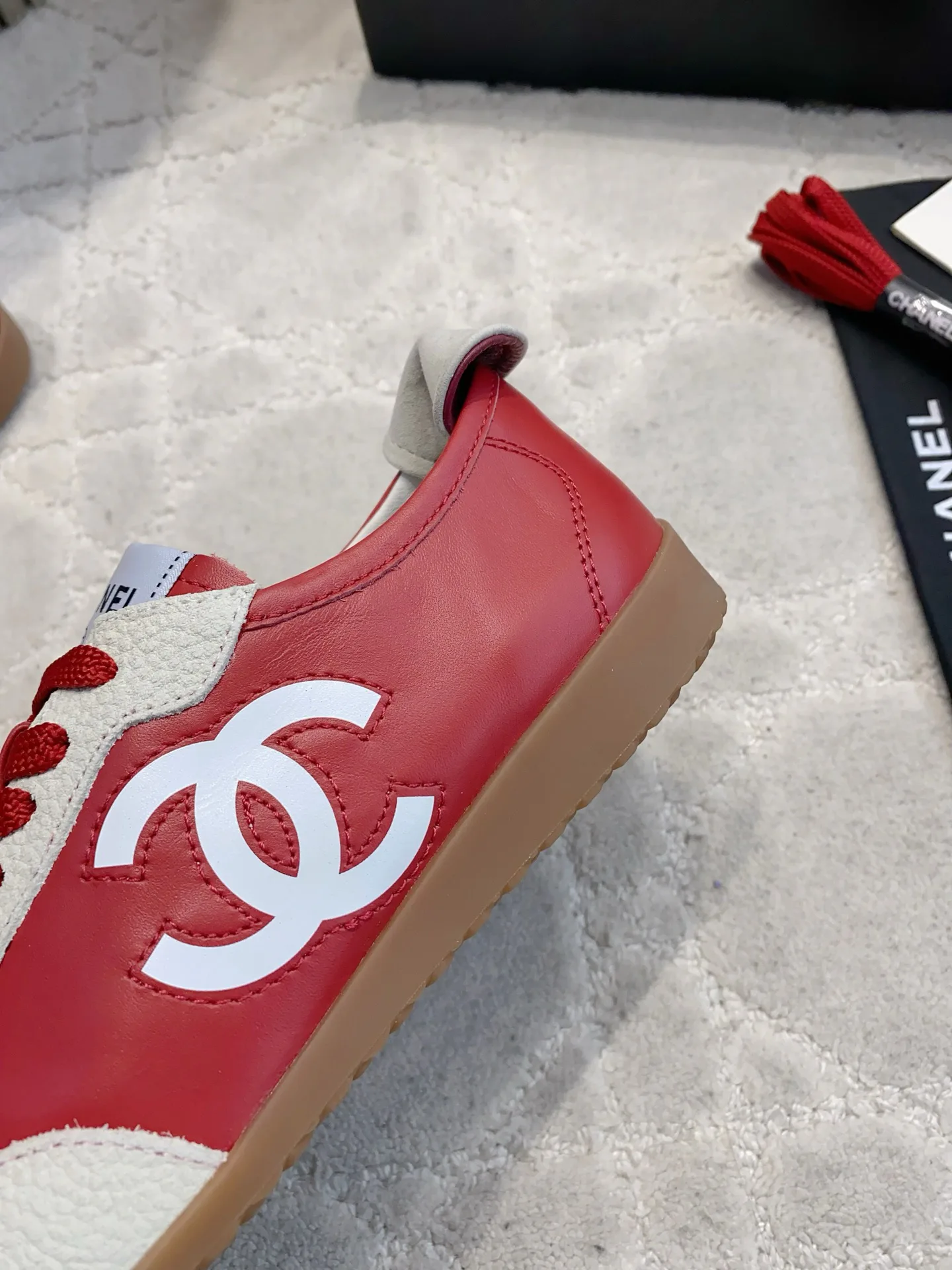 Кроссовки Женские Chanel 18003951