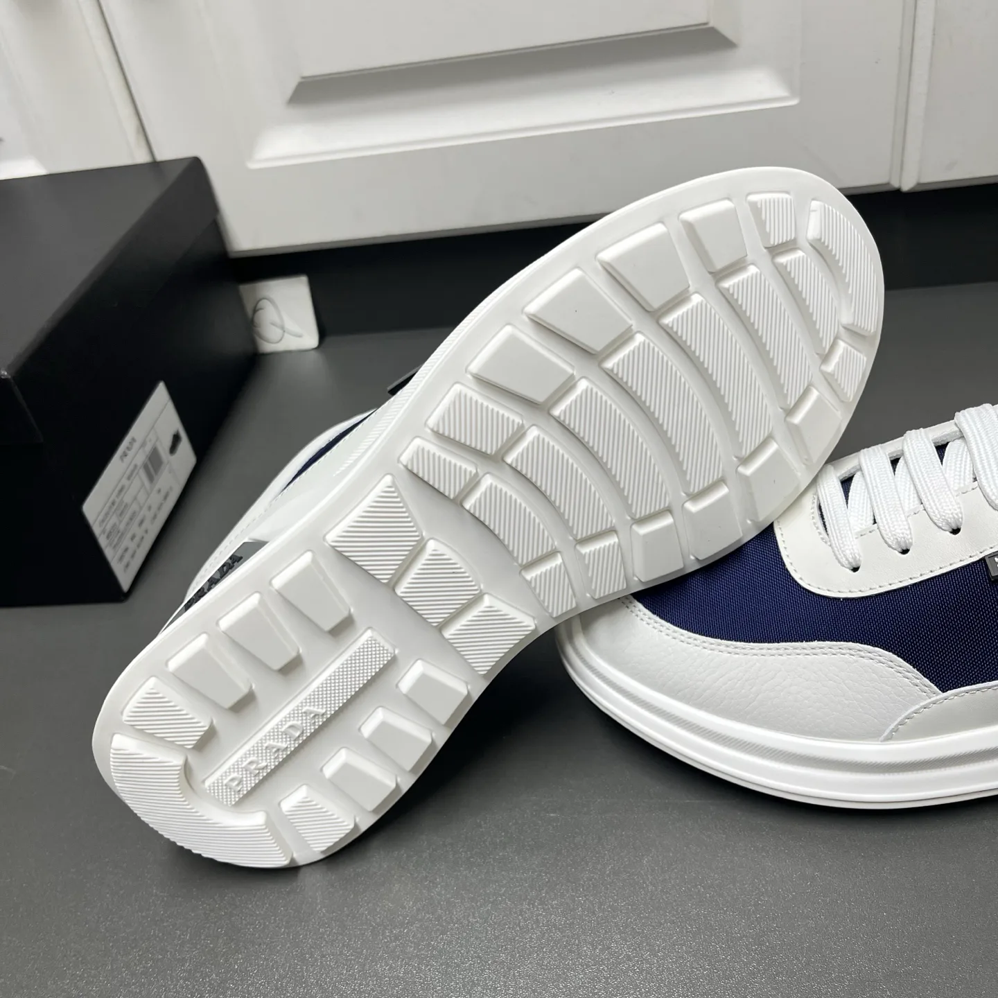 Кроссовки Мужские Prada 13569573