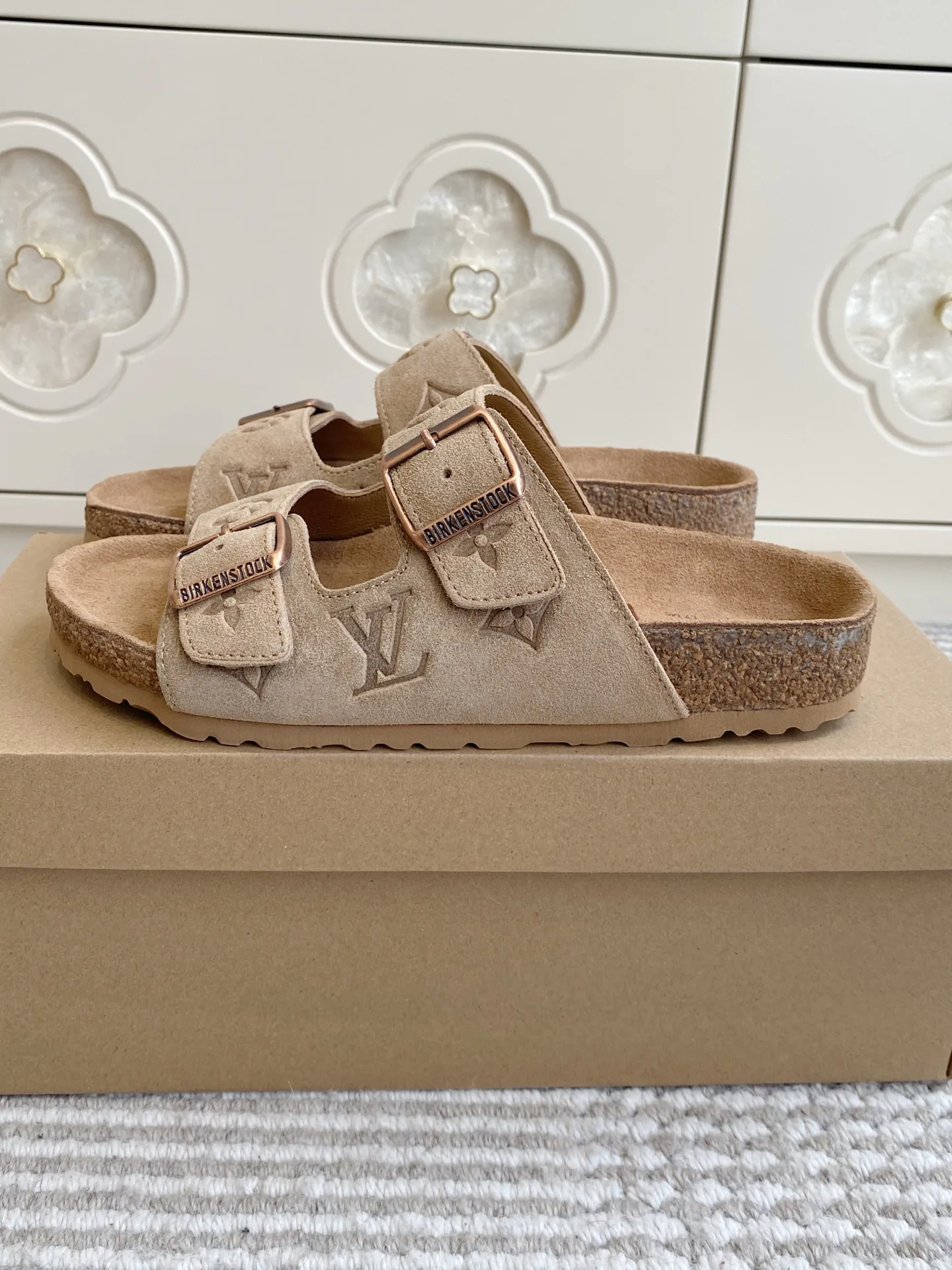 Шлепанцы Женские Louis Vuitton 11599275