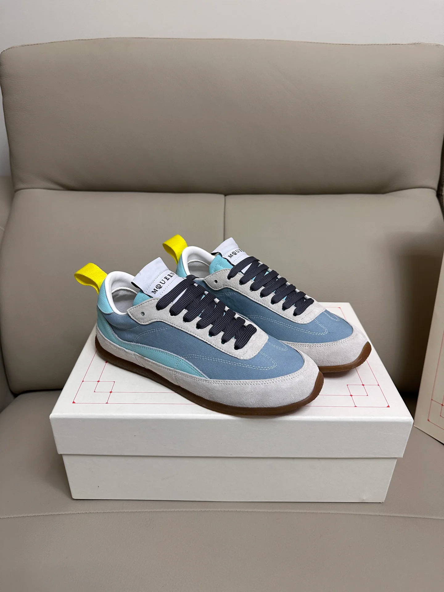 Кроссовки Женские Alexander Mcqueen 10250877