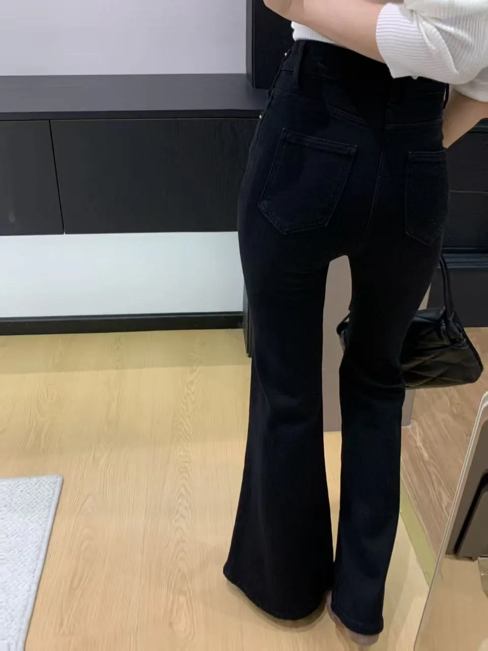 Джинсы Женские Saint Laurent 19588884