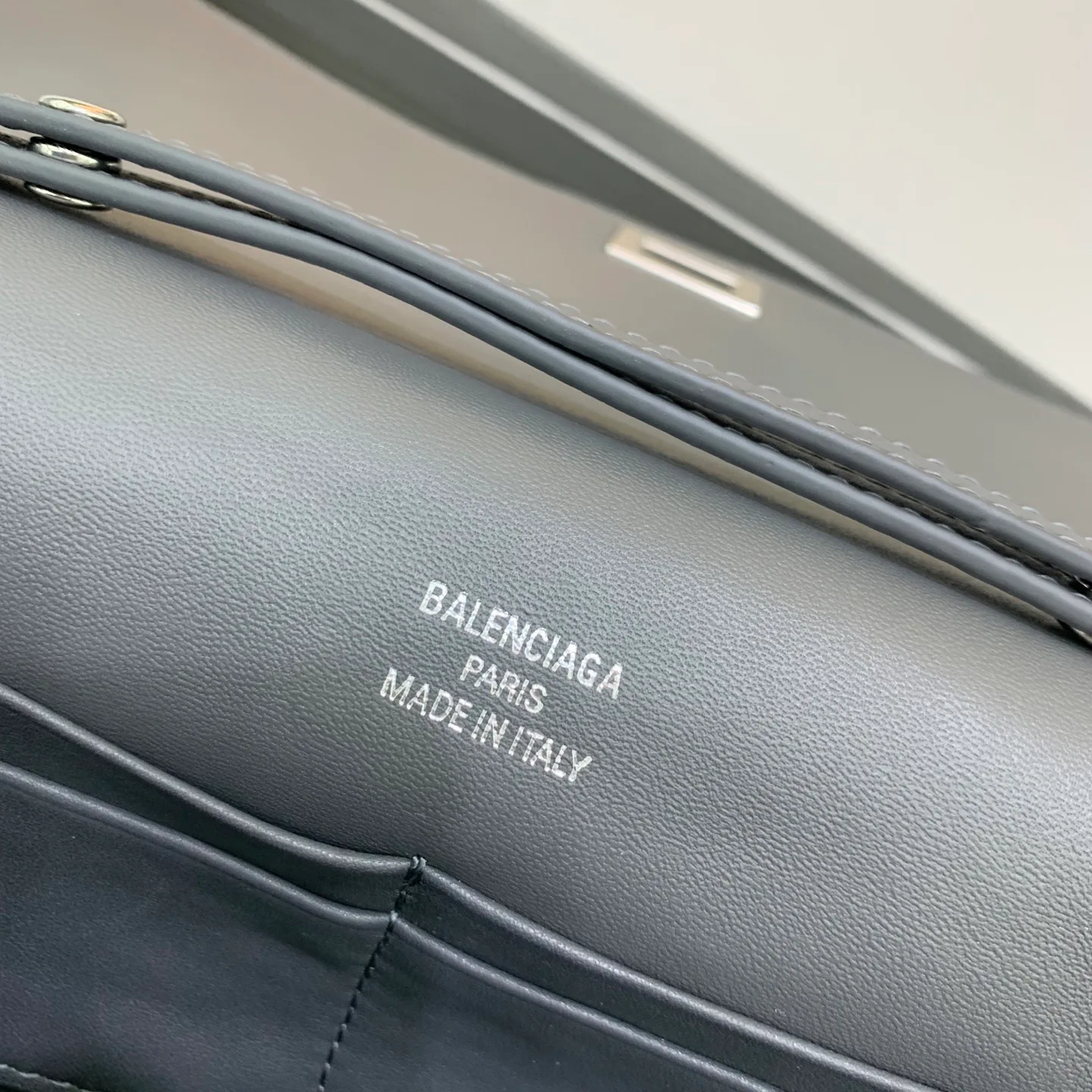 Клатчи Женские Balenciaga 13552729