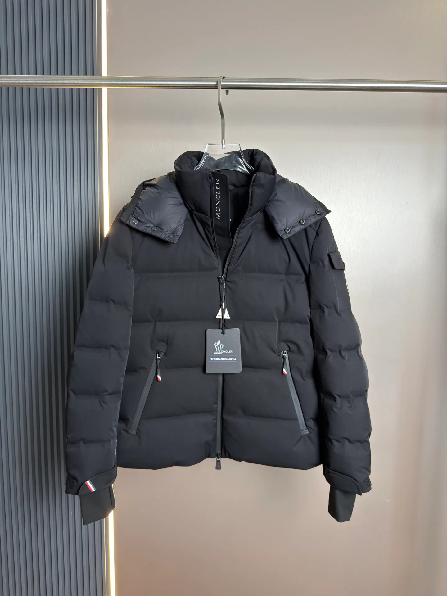 Куртки И Пуховики Женские Moncler 17915380