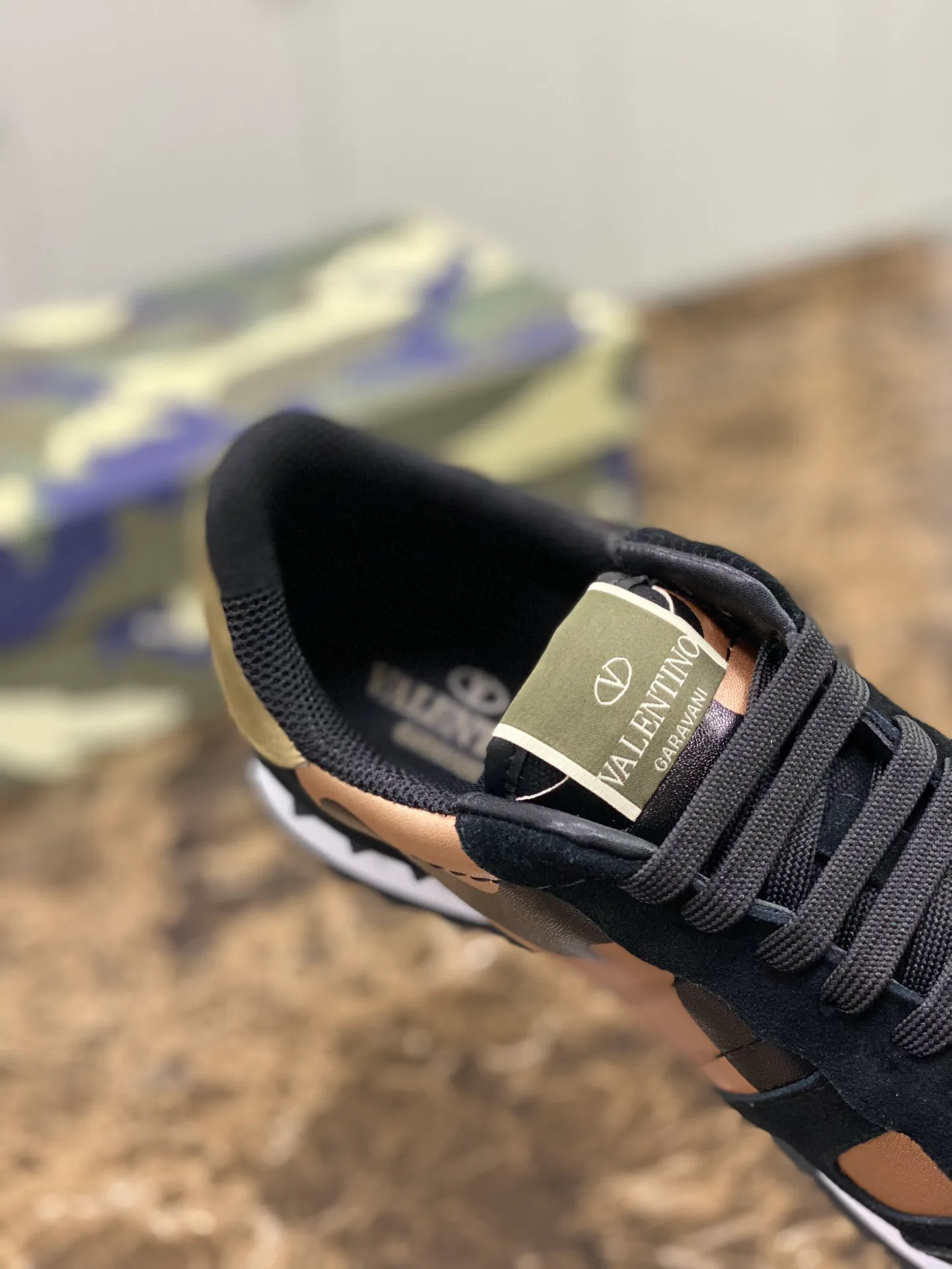 Кроссовки Женские Valentino 10736452