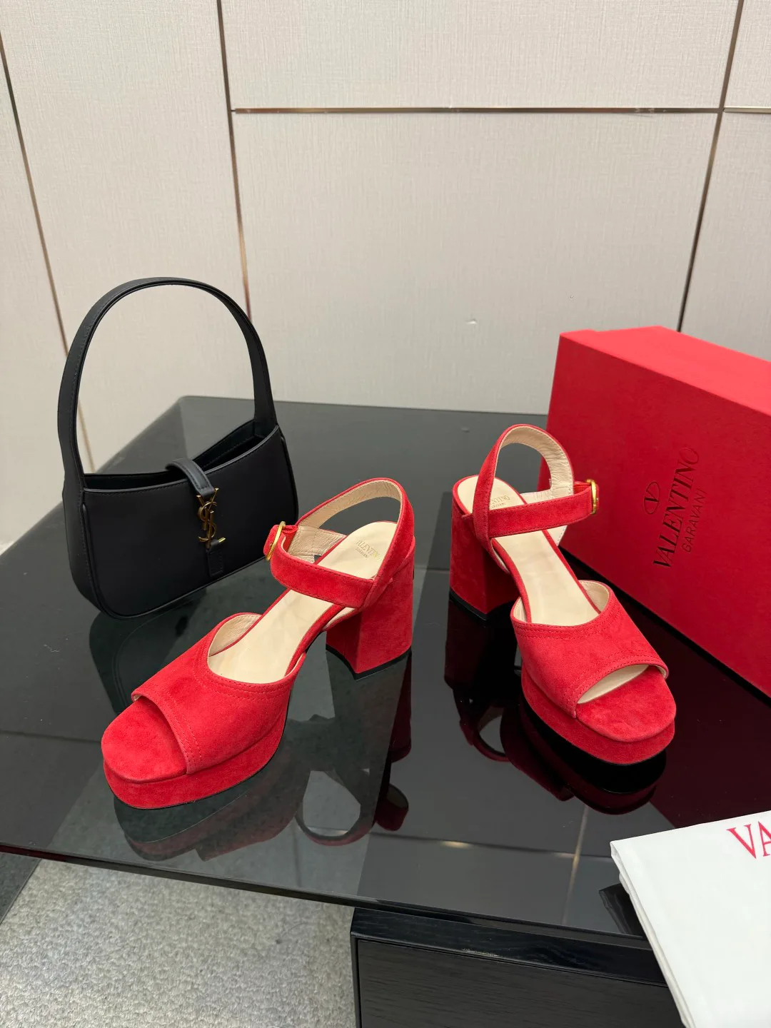 Босоножки Женские Valentino 5052046