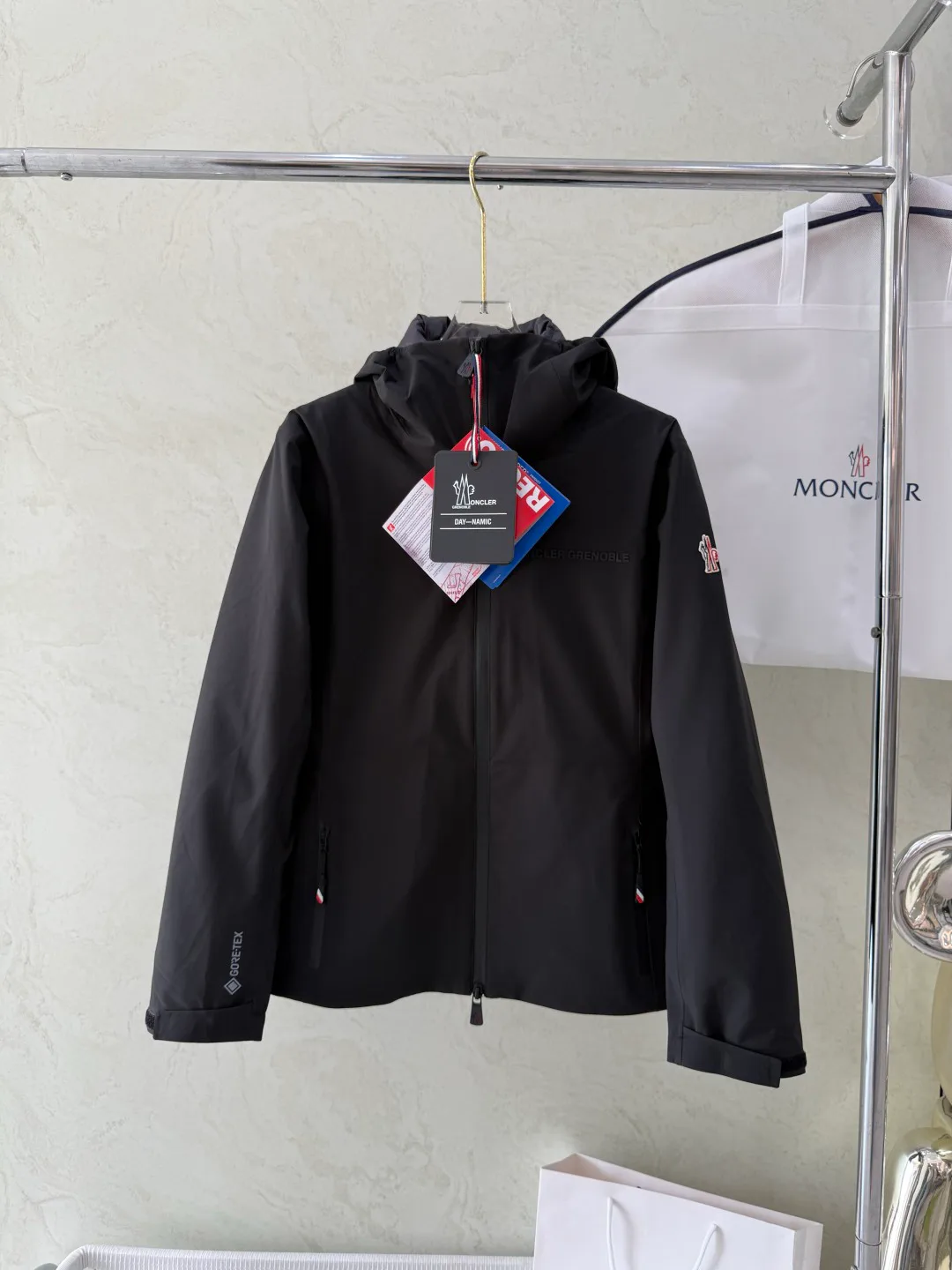 Куртки И Пуховики Женские Moncler 18043544