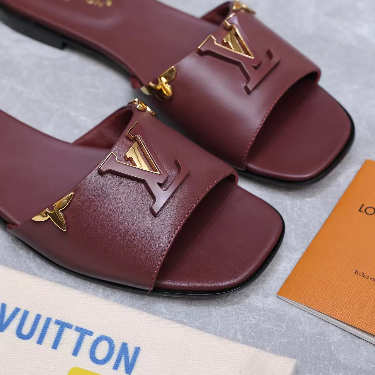 Шлепанцы Женские Louis Vuitton 11529426
