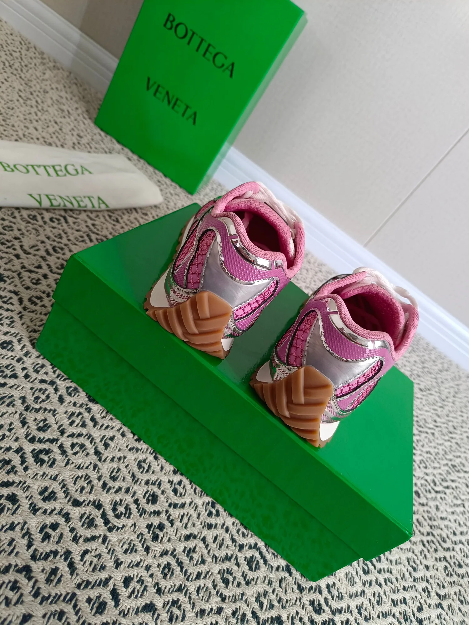 Кроссовки Женские Bottega Veneta 12000