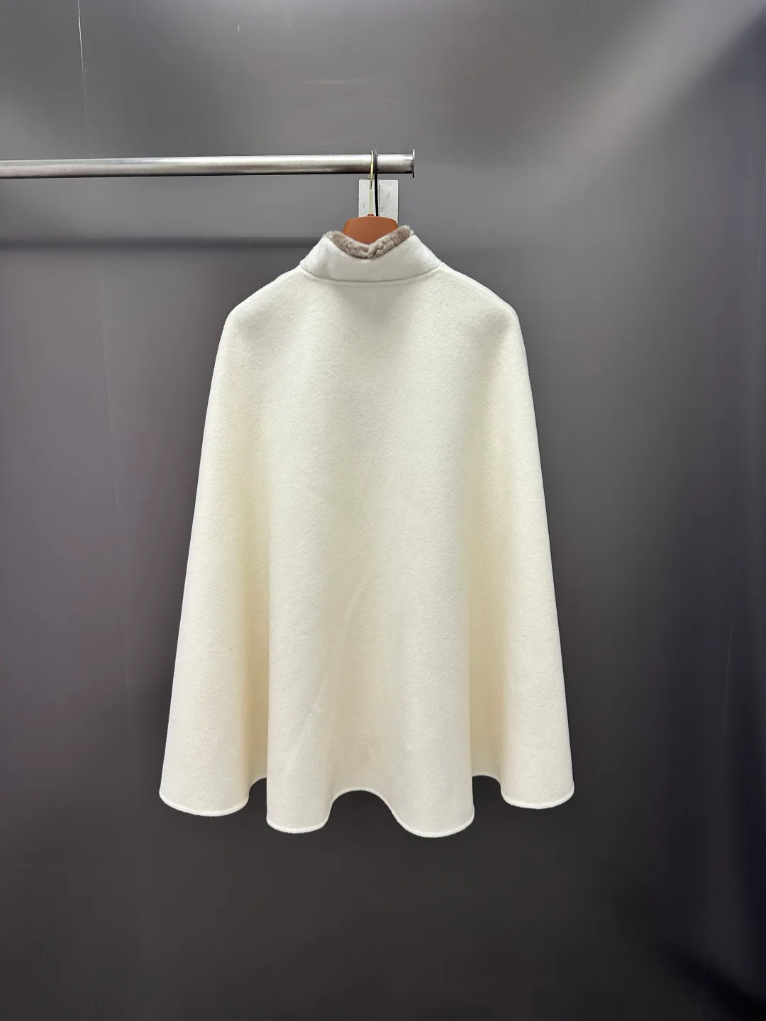 Пальто Женские Loro Piana 18226713