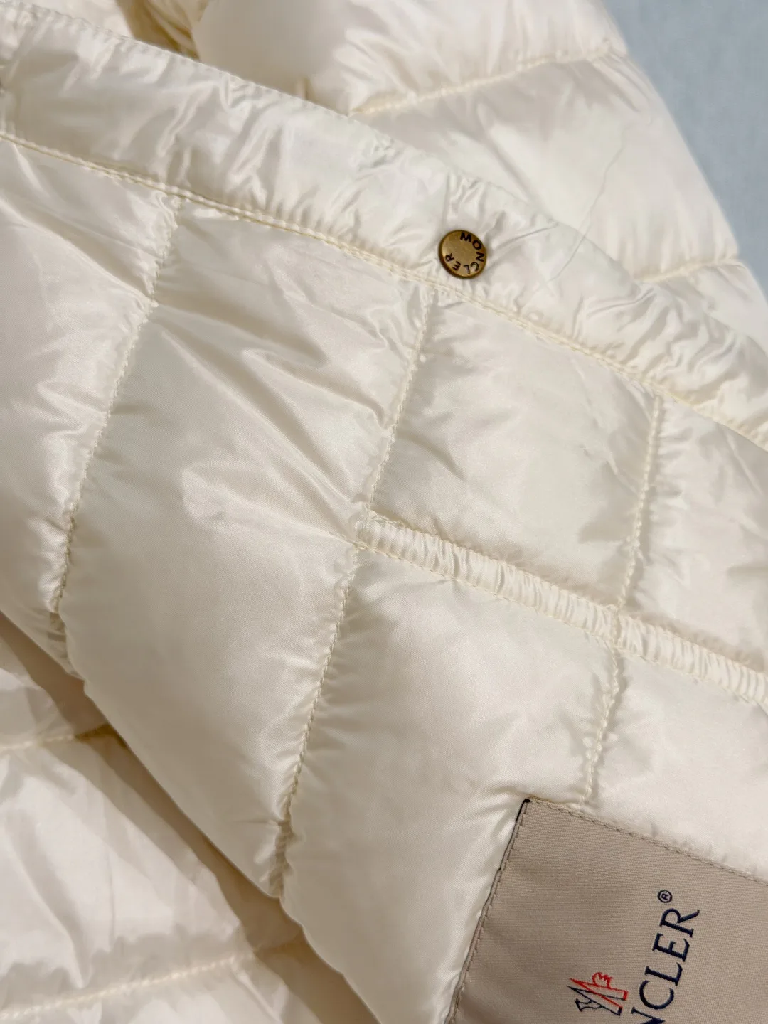 Куртки И Пуховики Женские Moncler 18439953