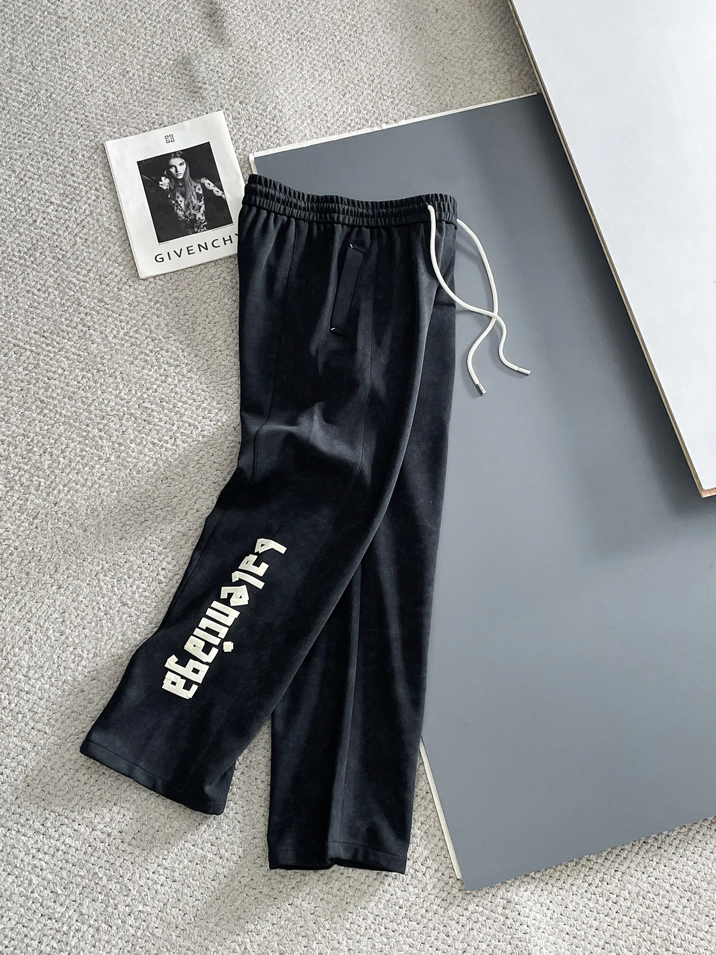 Брюки Женские Balenciaga 10310831