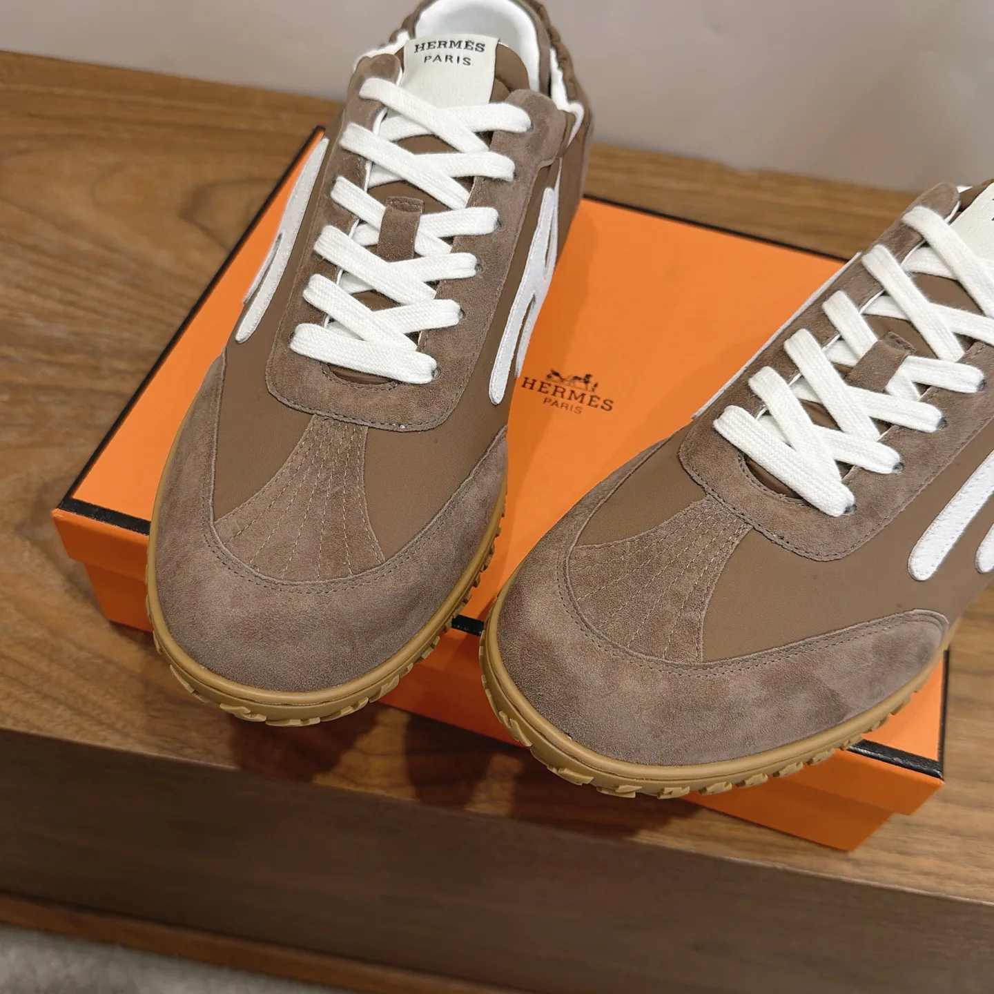 Кроссовки Женские Hermes 18230838