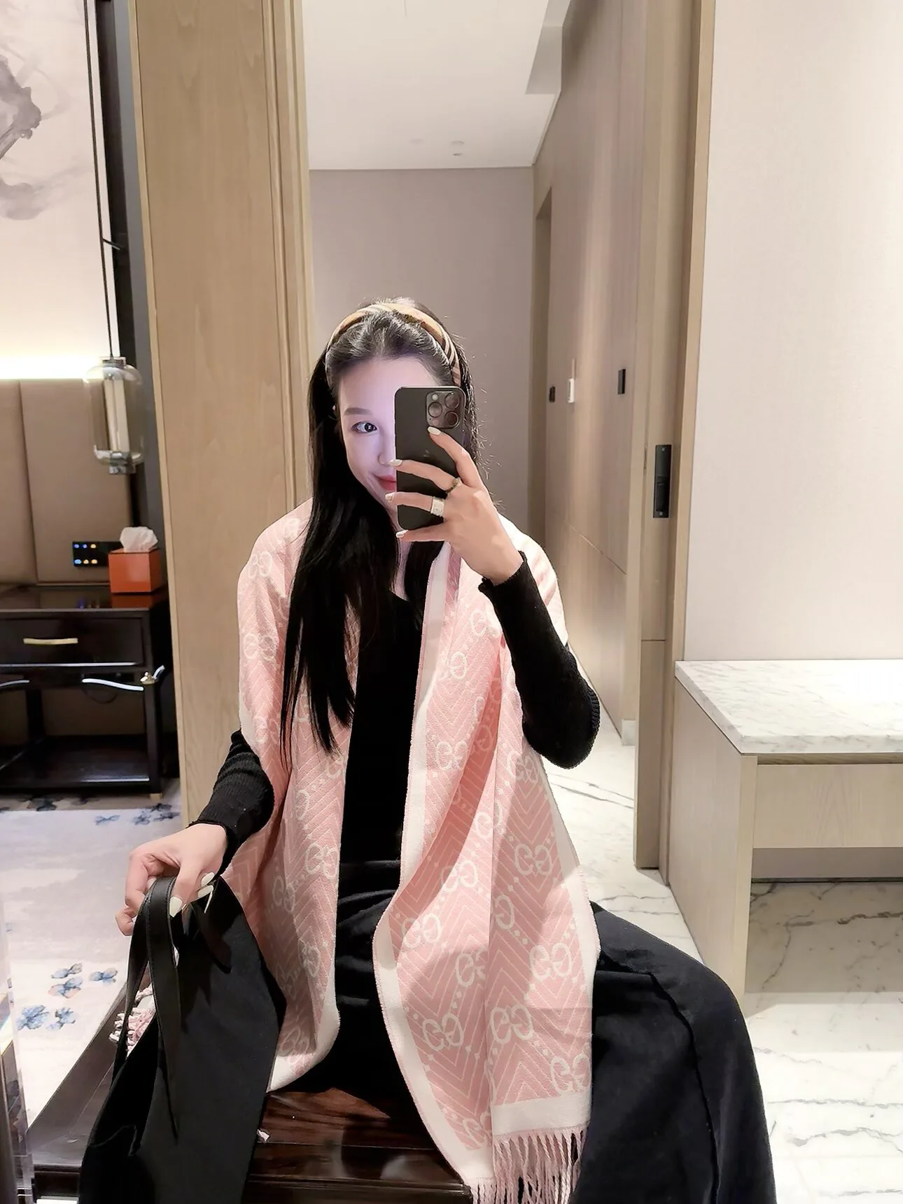 Шарфы Gucci 18377536