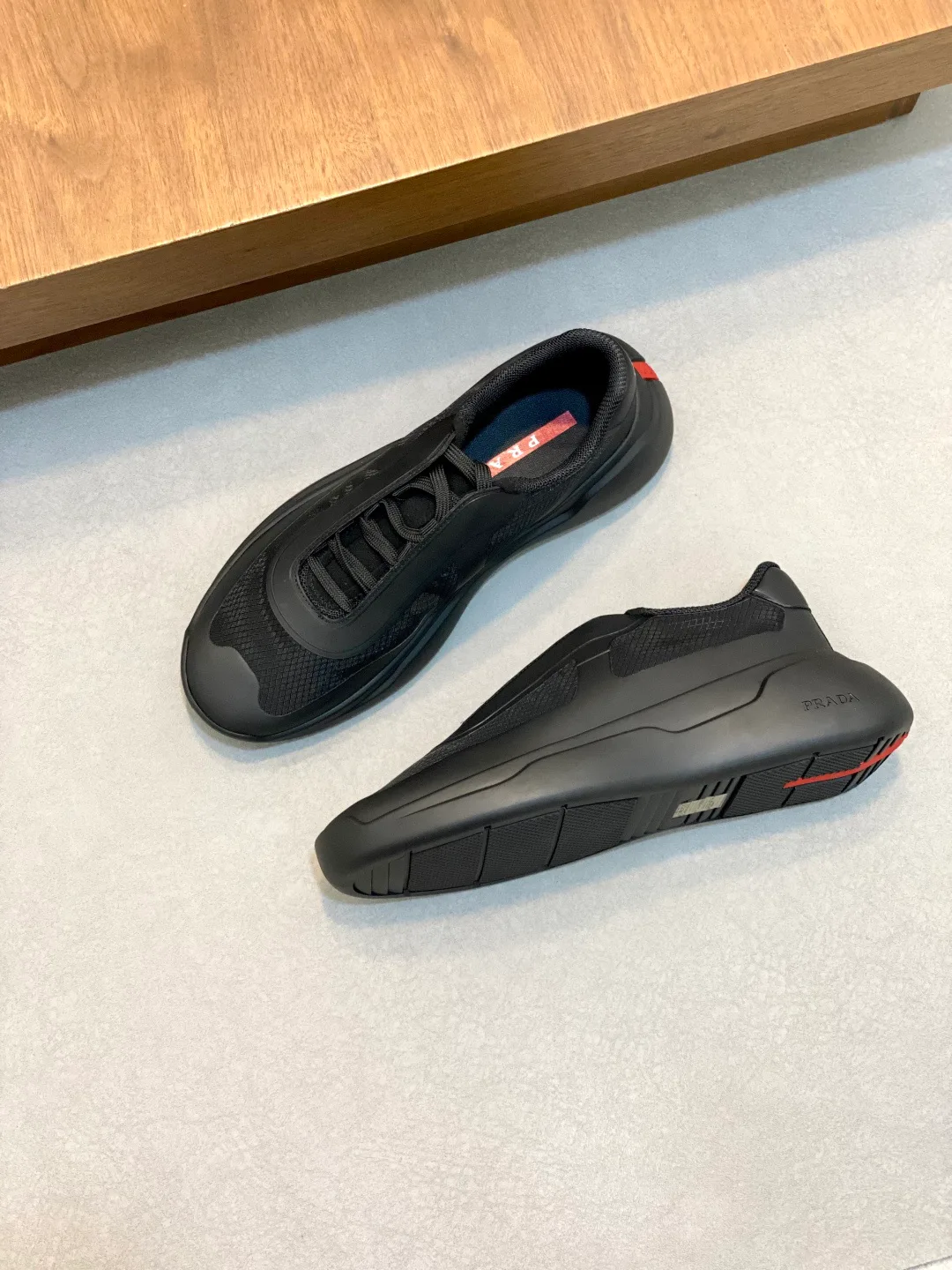 Кроссовки Женские Prada 17227950