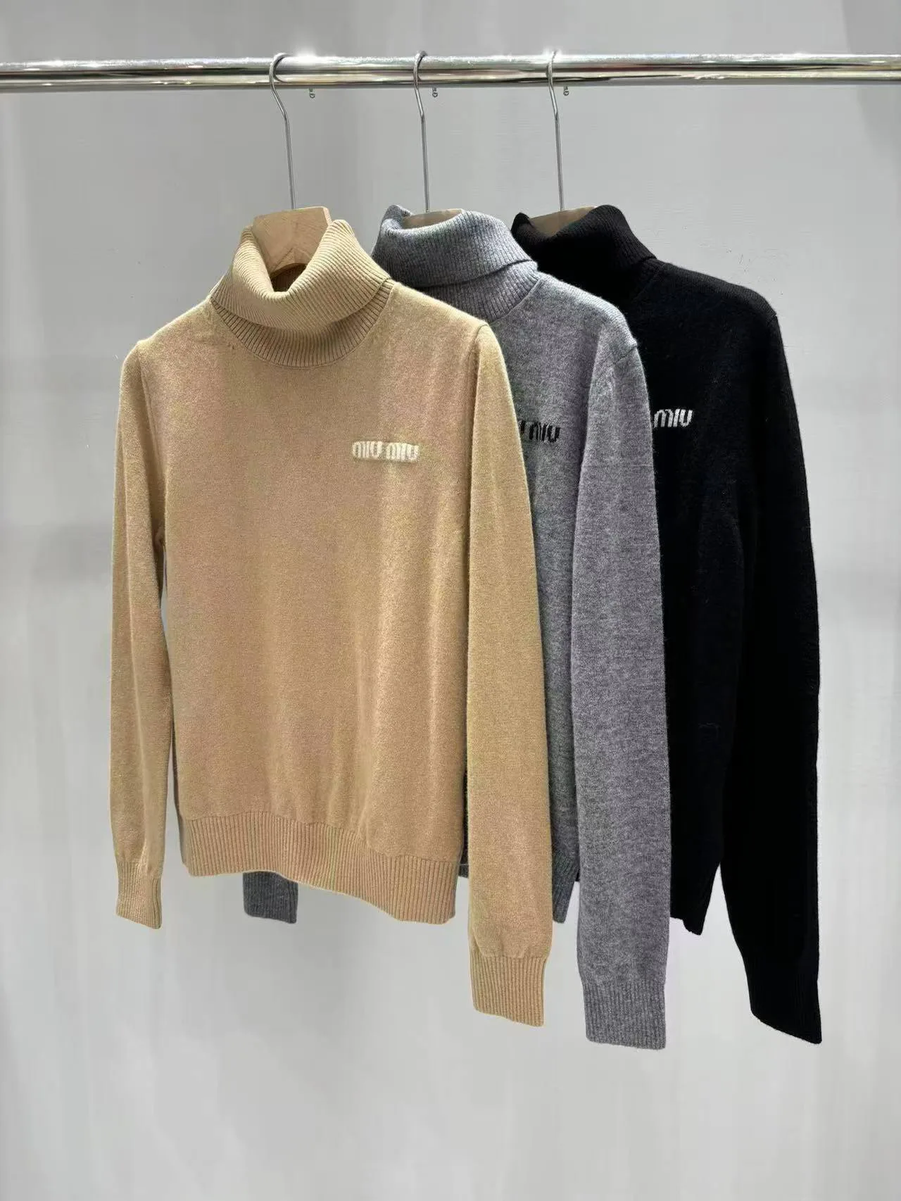 Джемперы Женские Miu Miu 134913