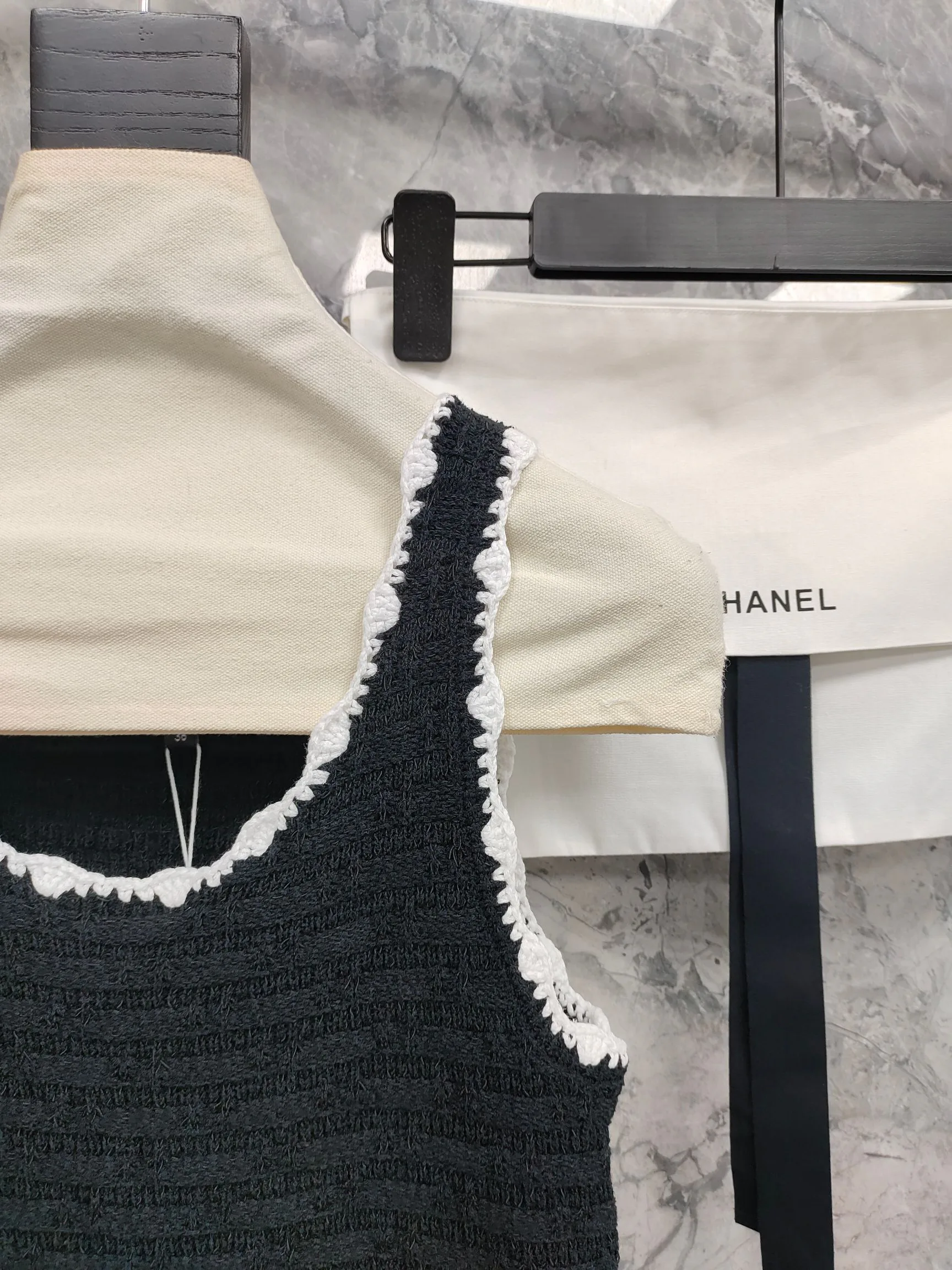 Жилеты Женские Chanel 10035989