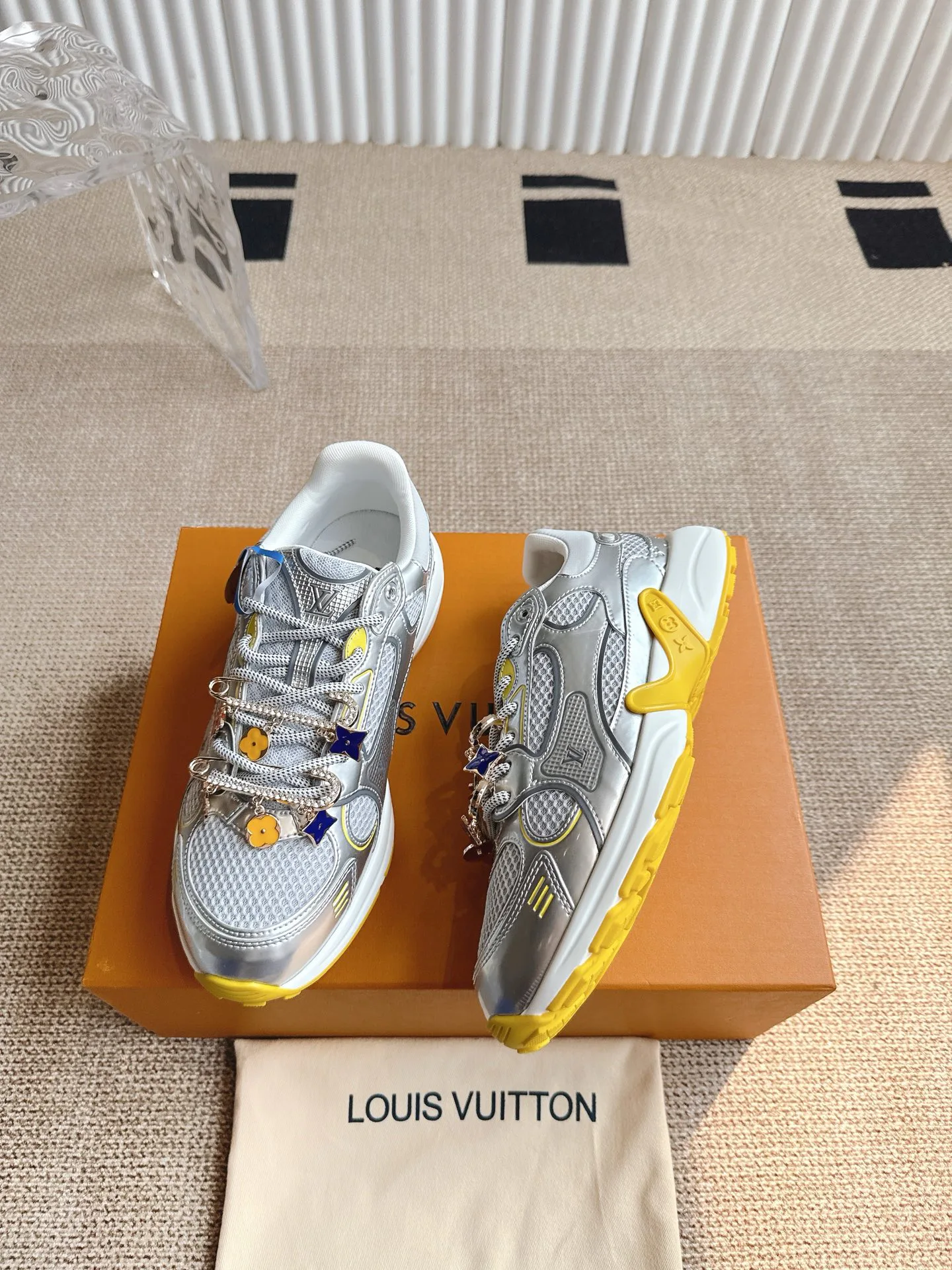 Кроссовки Женские Louis Vuitton 13351302