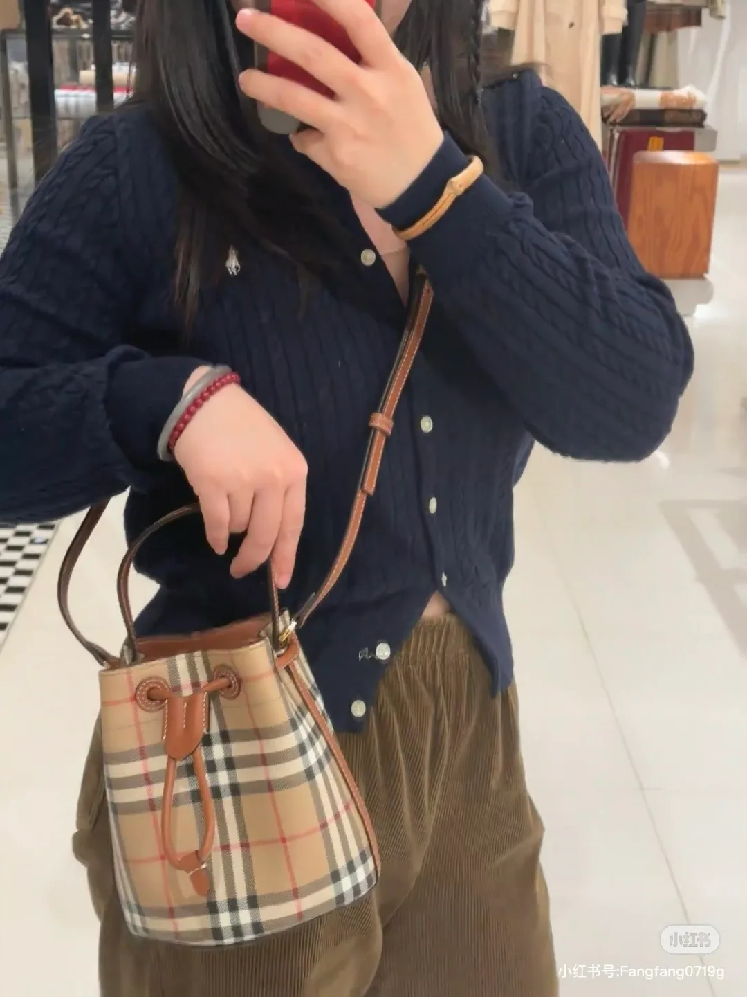 Классические Сумки Женские Burberry 11013023