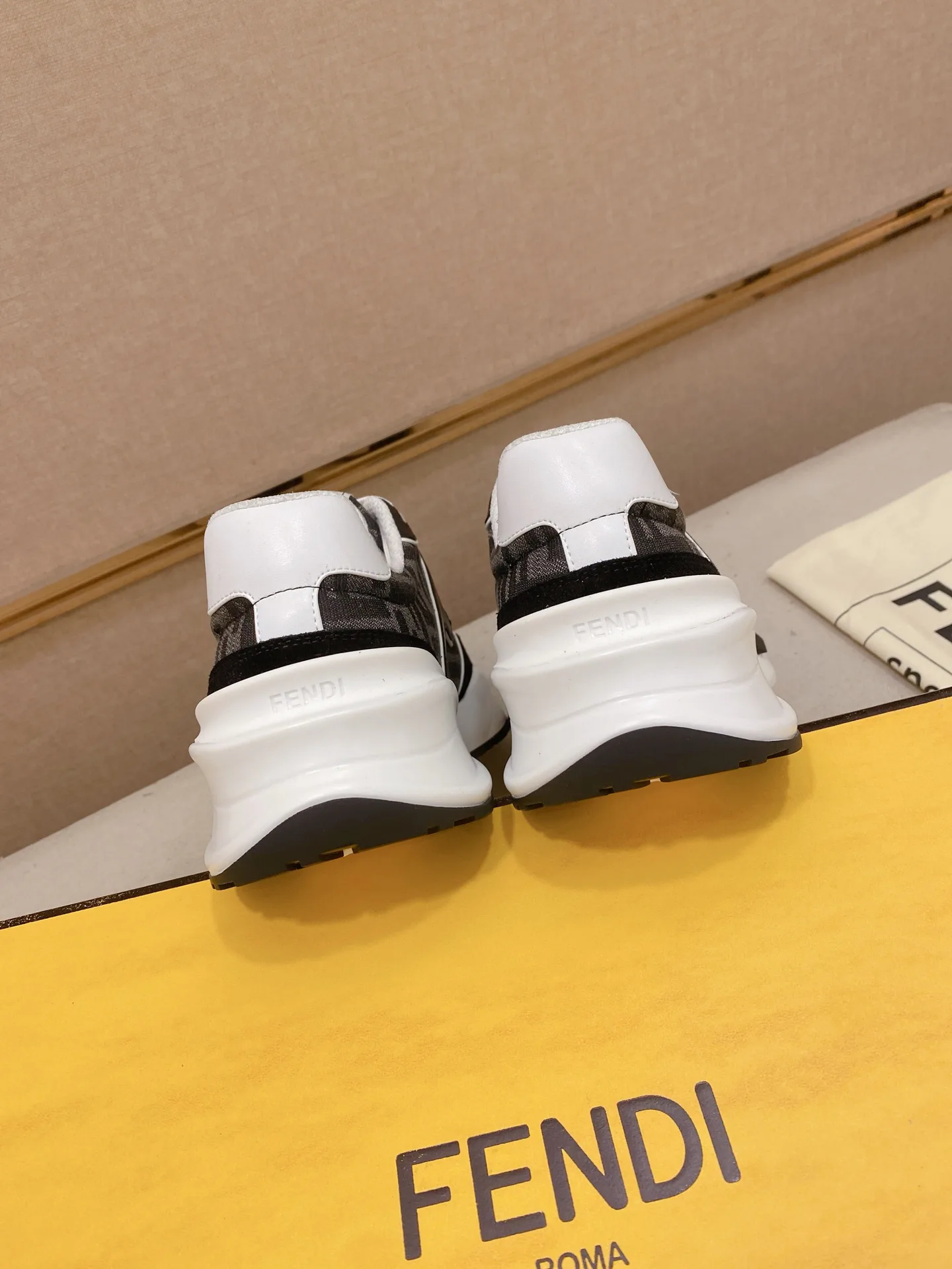 Кроссовки Мужские Fendi 160363