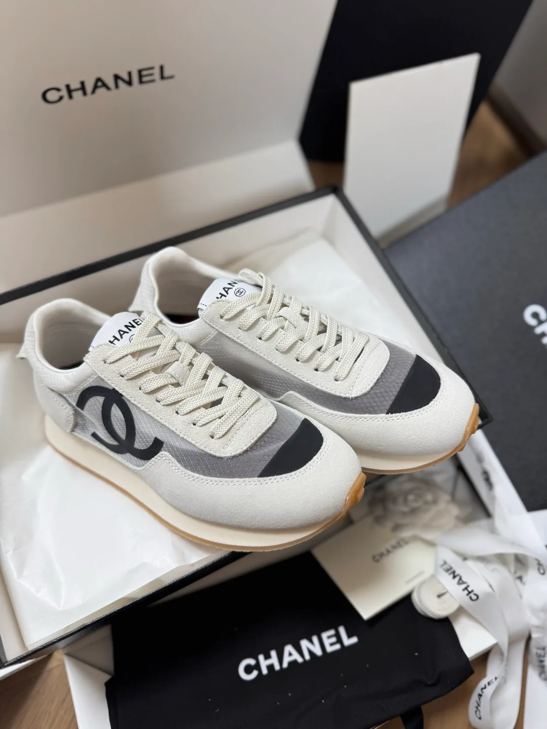 Кроссовки Женские Chanel 13239720