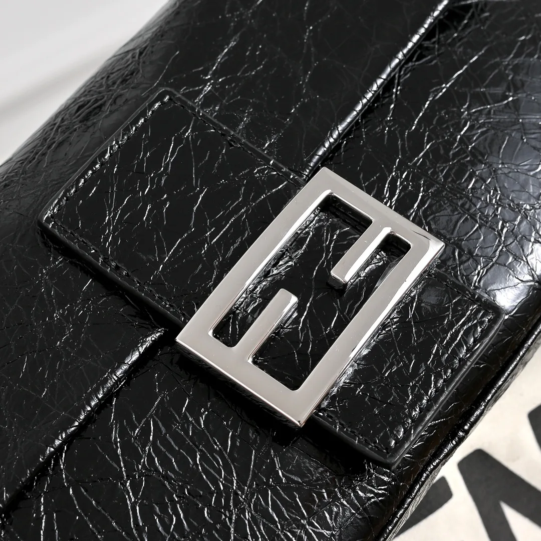 Классические Сумки Женские Fendi 18005125