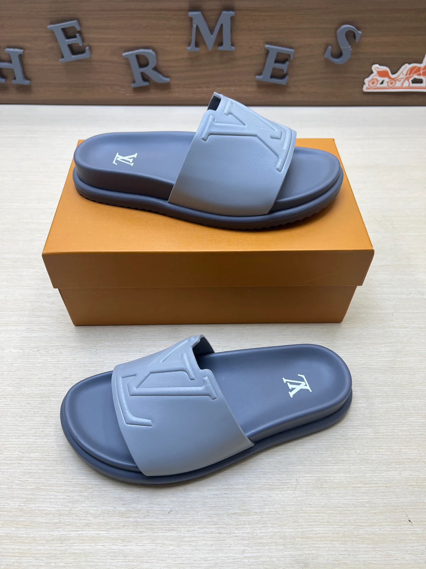 Шлепанцы Мужские Louis Vuitton 11550438