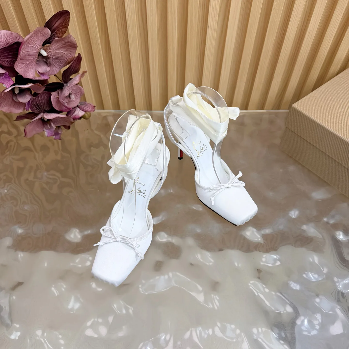 Туфли Женские Christian Louboutin 9396023