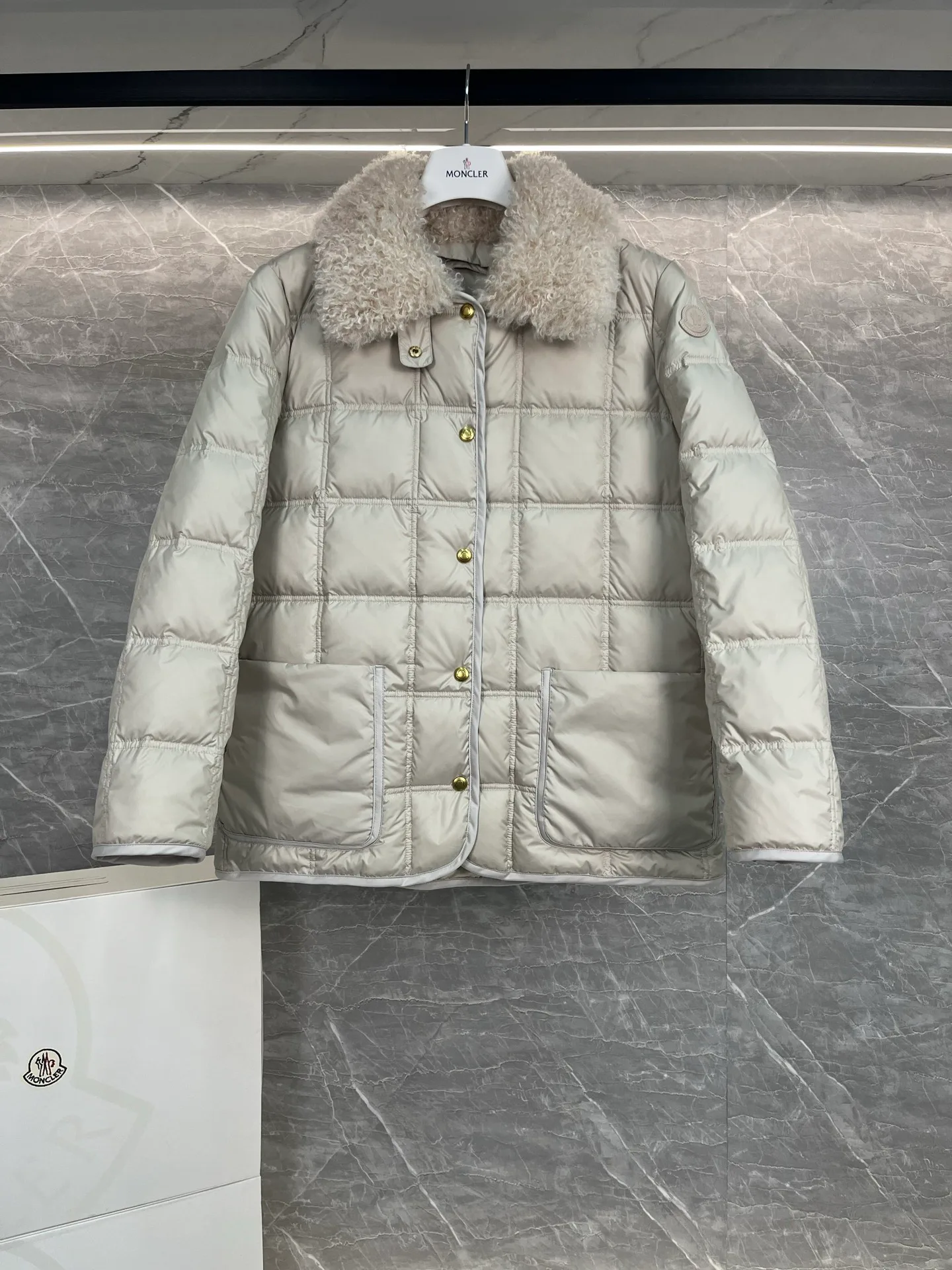 Куртки И Пуховики Женские Moncler 19256712