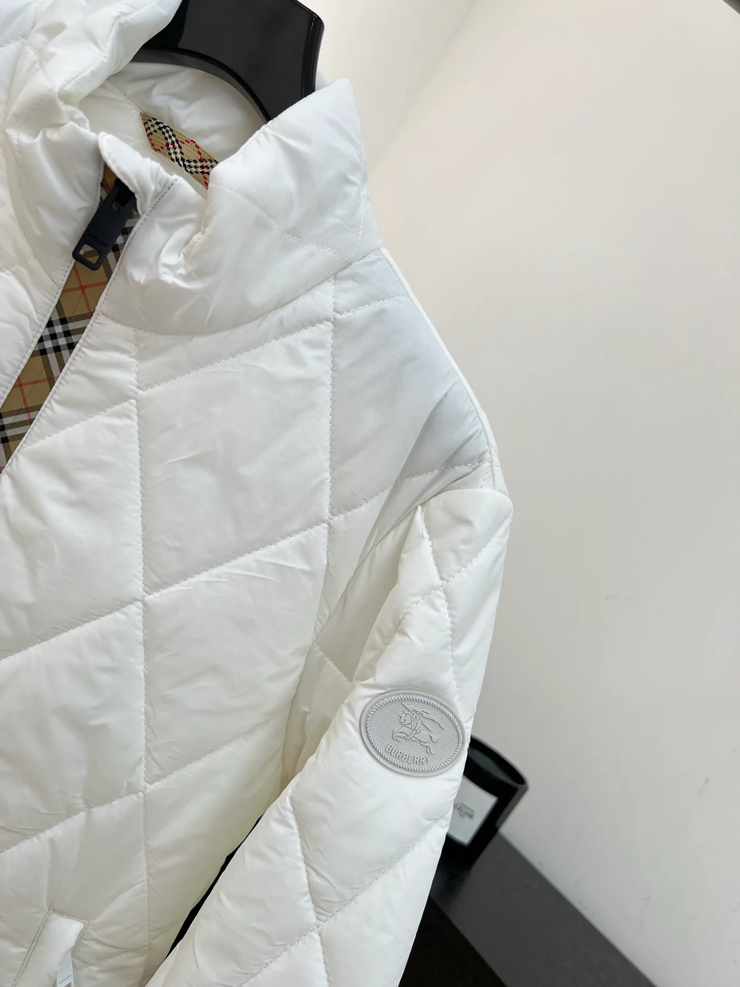 Куртки И Пуховики Женские Burberry 18930027