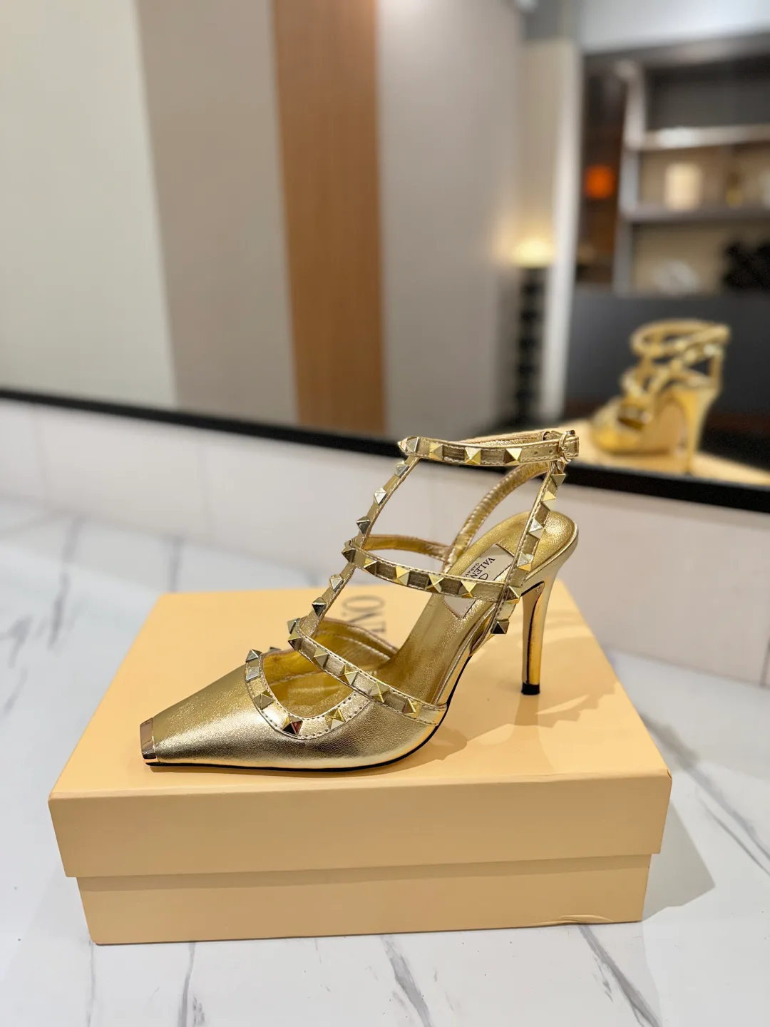 Босоножки Женские Valentino 17366650