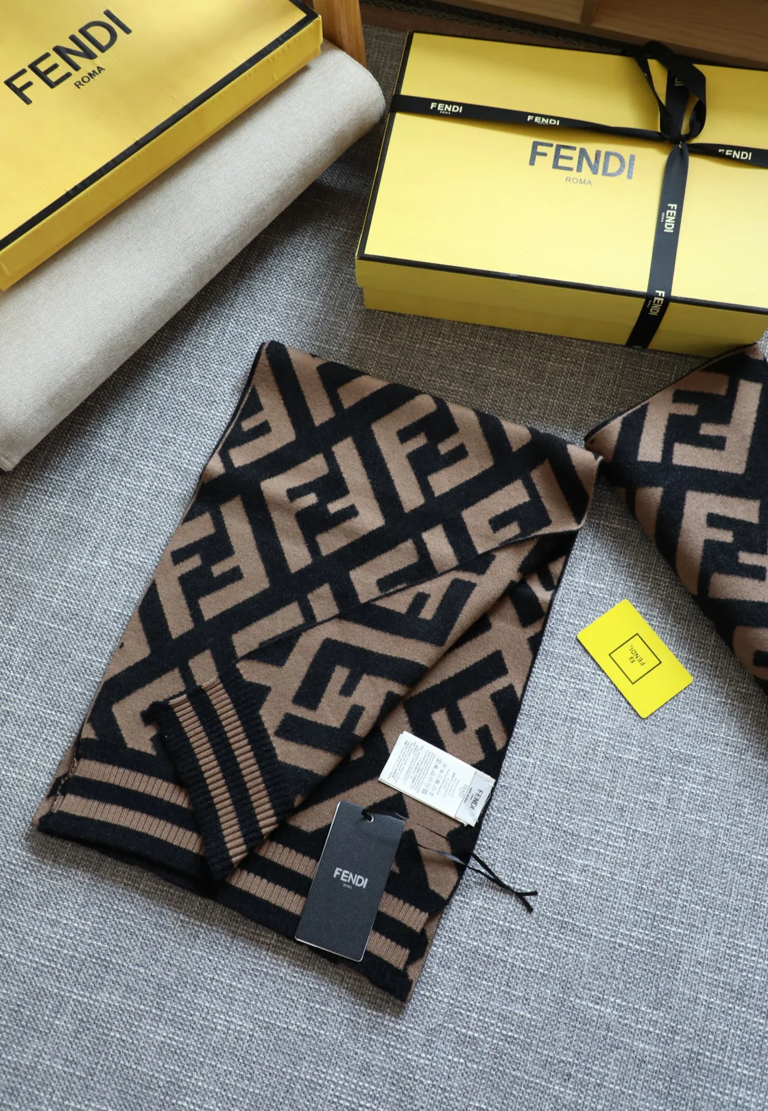 Шарфы Fendi 240507